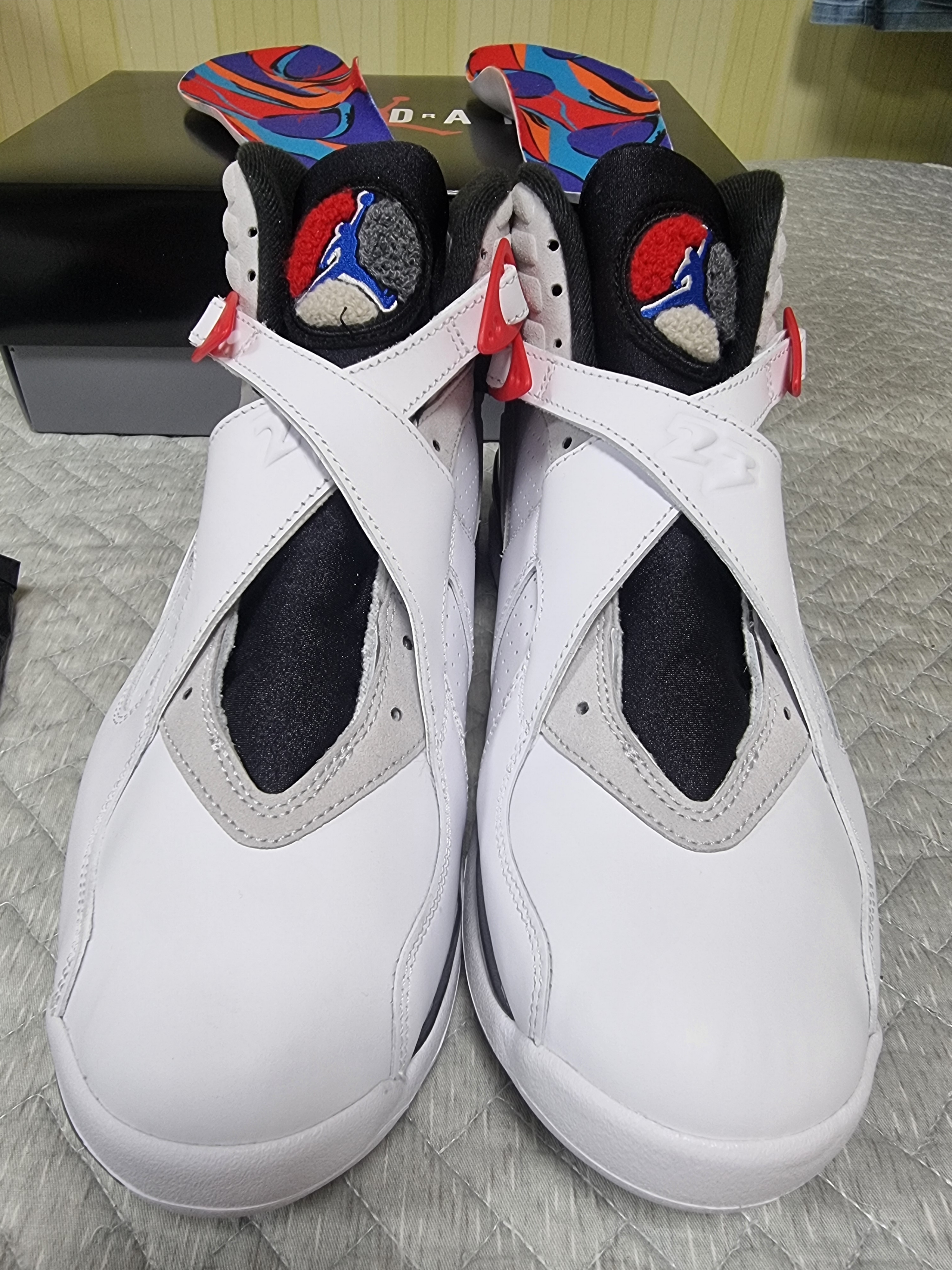 Jordan 8 Retro Bugs Bunny 2025 착용 스타일 - 2