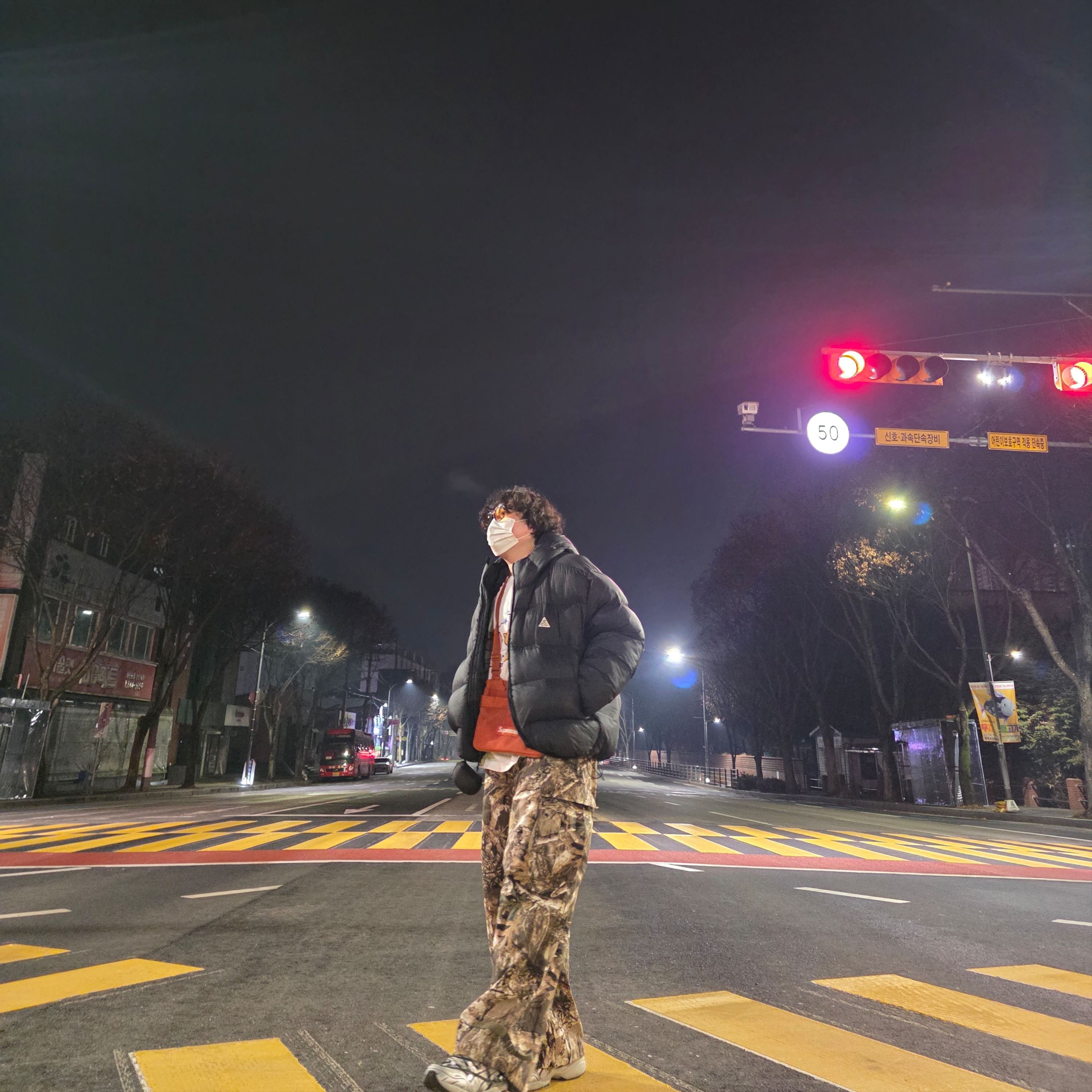 Nike ACG Therma-Fit ADV Lunar Lake Loose Hooded Jacket Black Summit White - Asia, Supreme Side Bag Orange - 21FW 착용 스타일 - 2