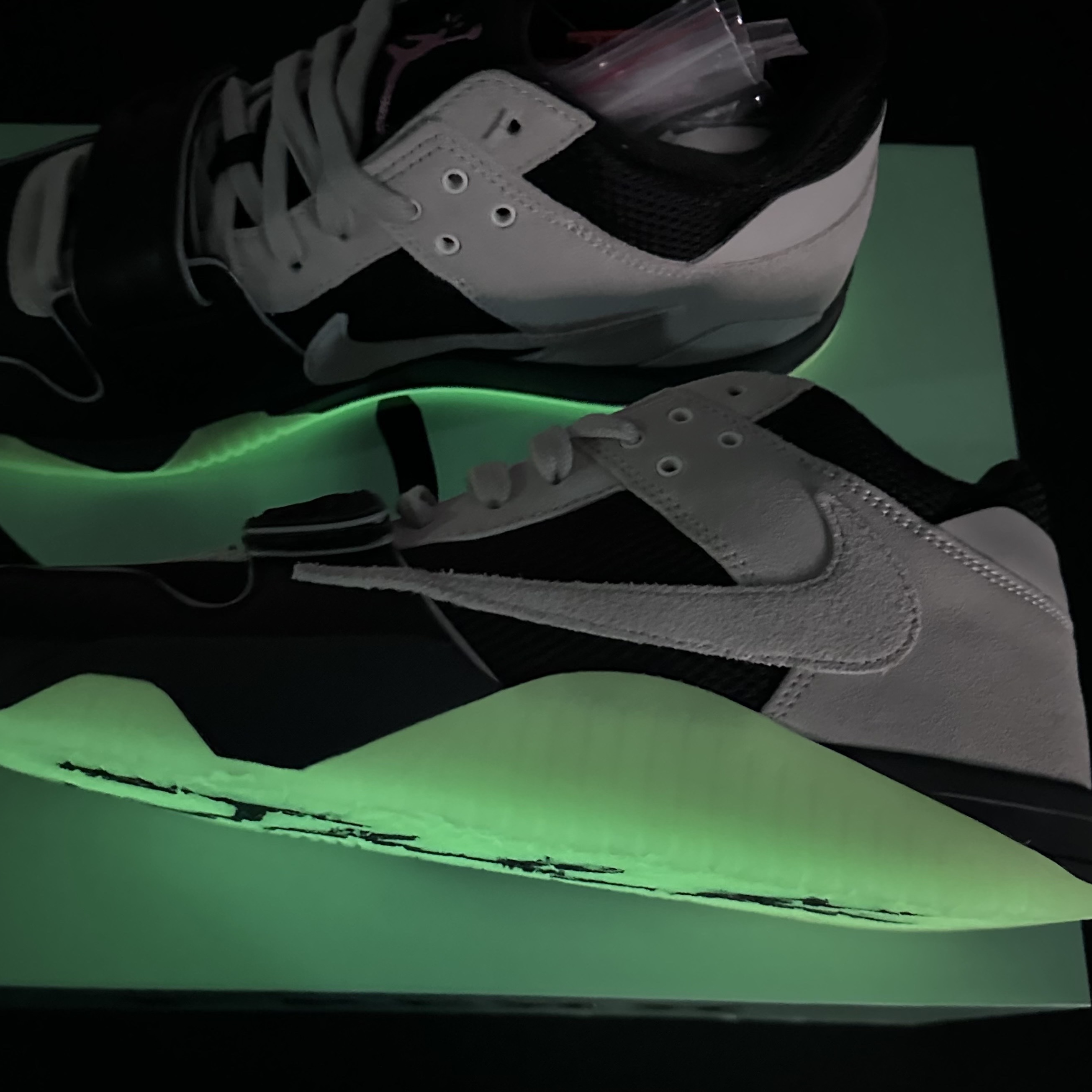 Jordan x Travis Scott x Chase B Jumpman Jack TR Black Night Silver 착용 스타일