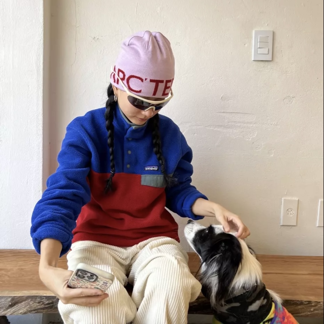 Patagonia Lightweight Synchilla Snap-T Fleece Pullover Touring Red, Patagonia Lightweight Synchilla Snap-T Fleece Pullover Oatmeal Heather/Smolder Blue/New Navy 착용 스타일
