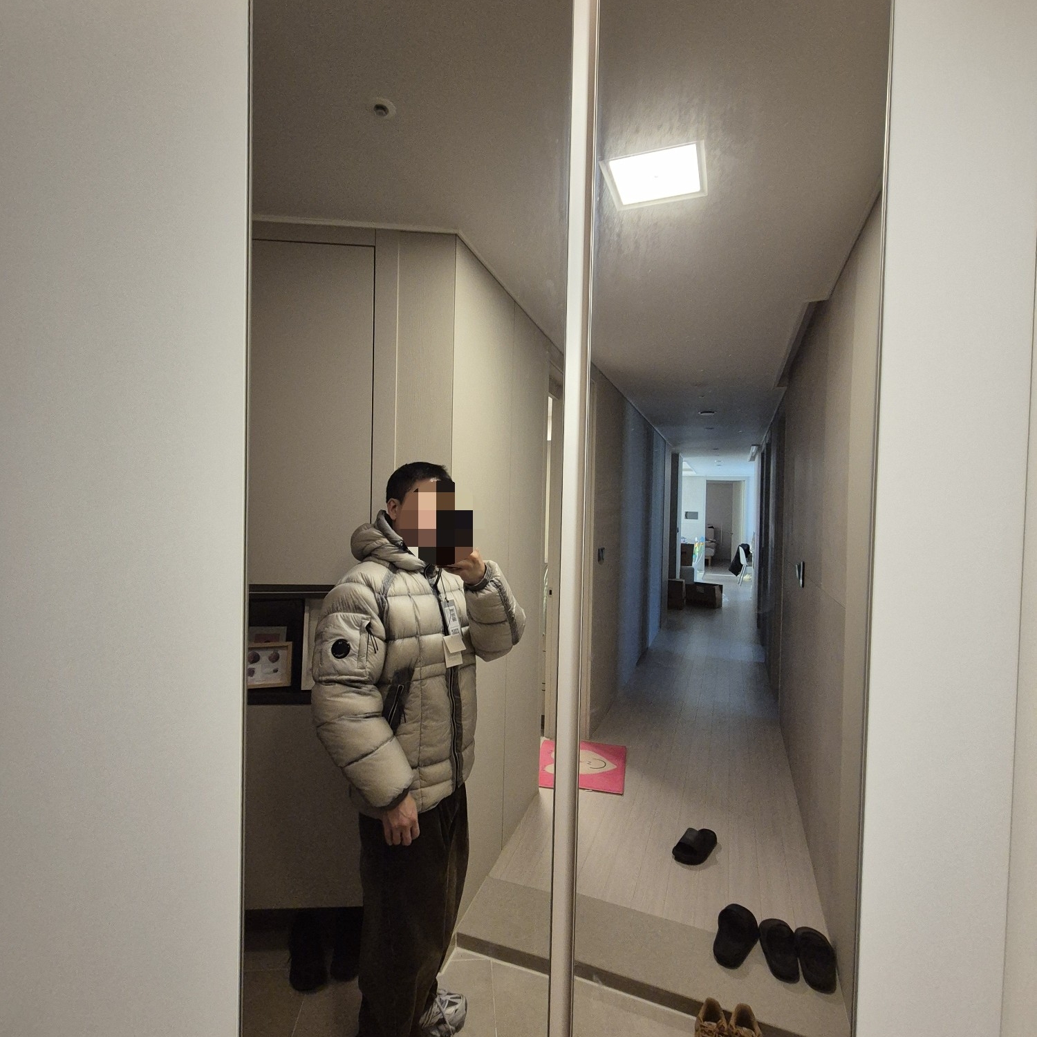 C.P. Company Korea Exclusive D.D. Shell Hooded Down Jacket Lunar Rock - 25FW 착용 스타일 - 3