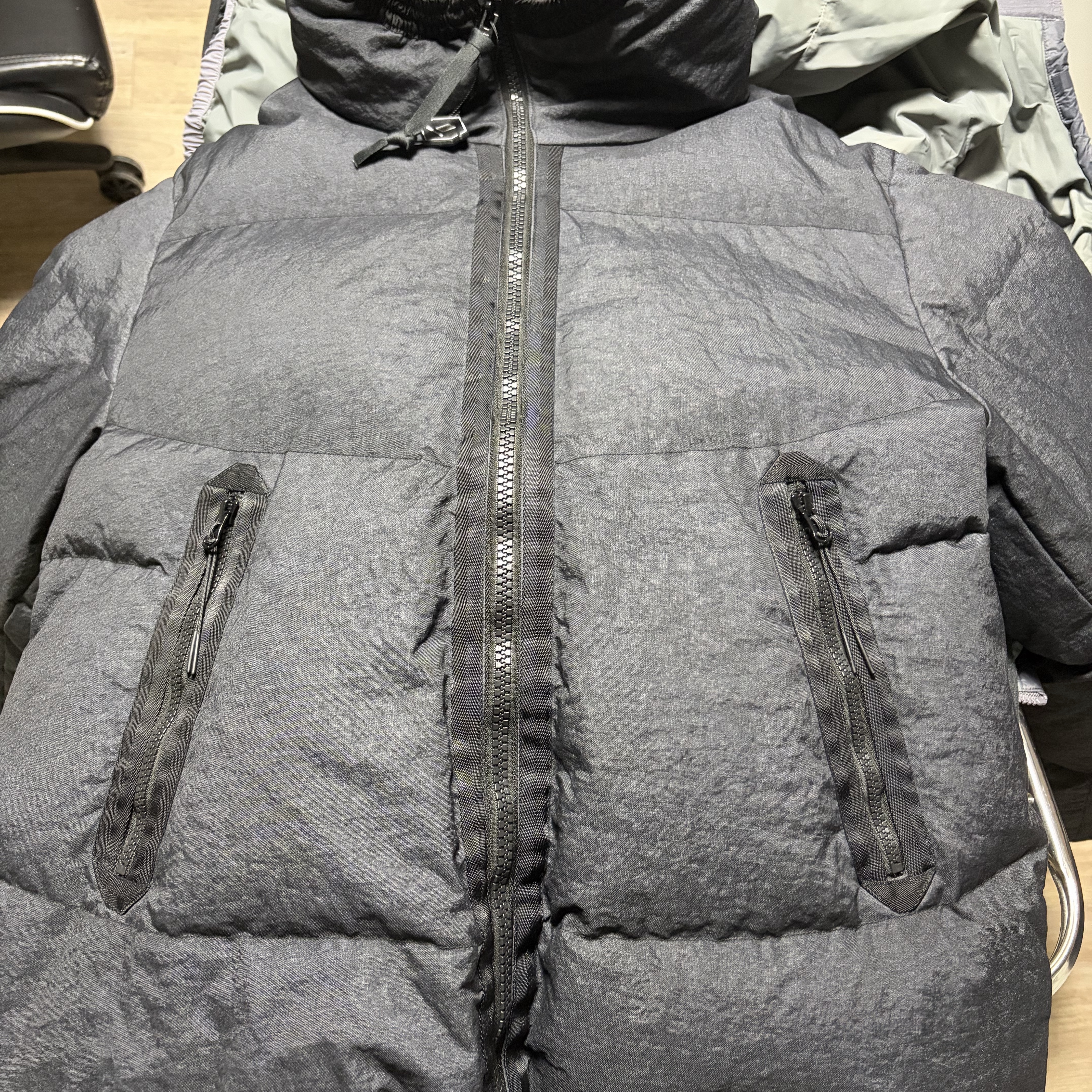 C.P. Company Co-Ted Goggle Down Jacket Black - 23FW 착용 스타일