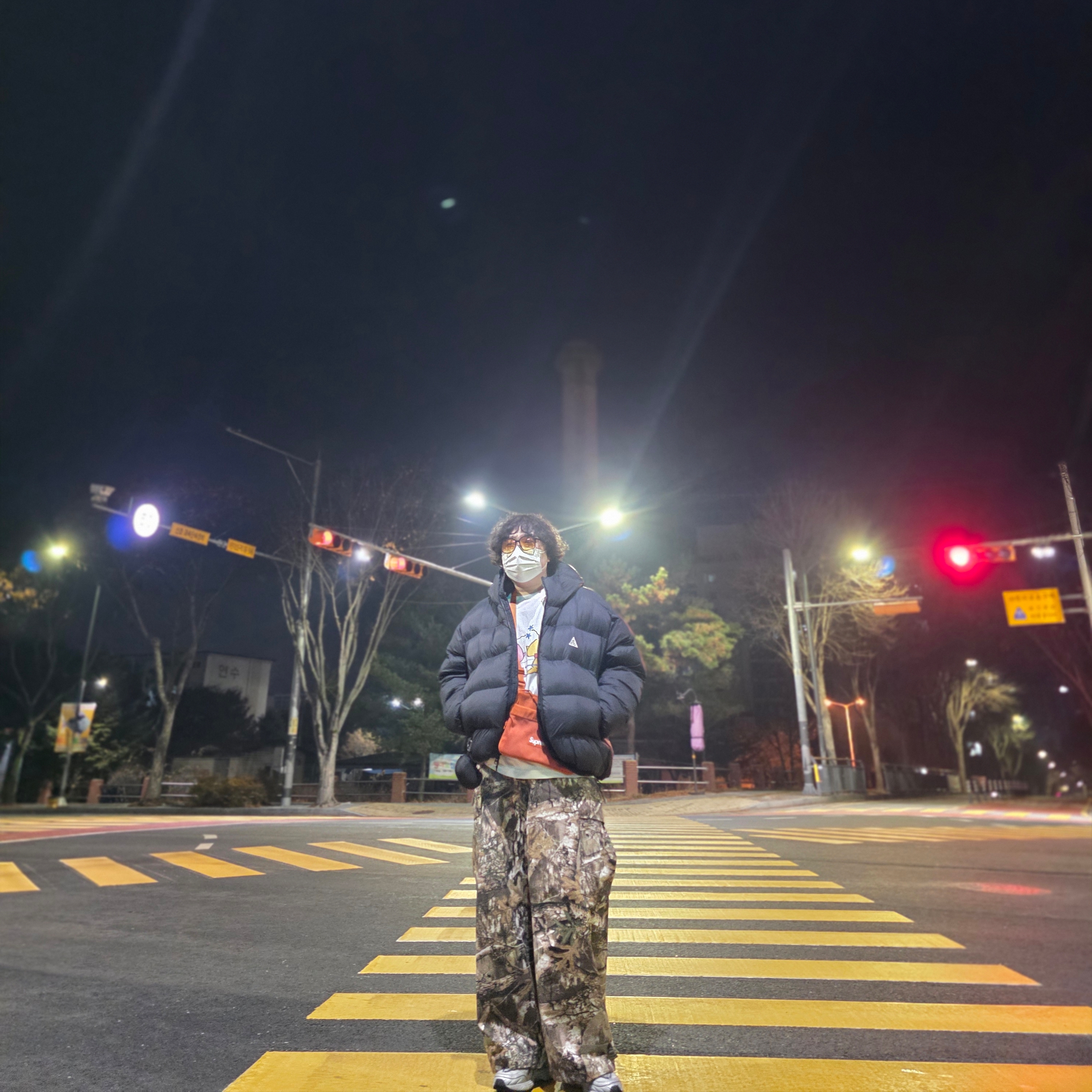Nike ACG Therma-Fit ADV Lunar Lake Loose Hooded Jacket Black Summit White - Asia, Supreme Side Bag Orange - 21FW 착용 스타일 - 4