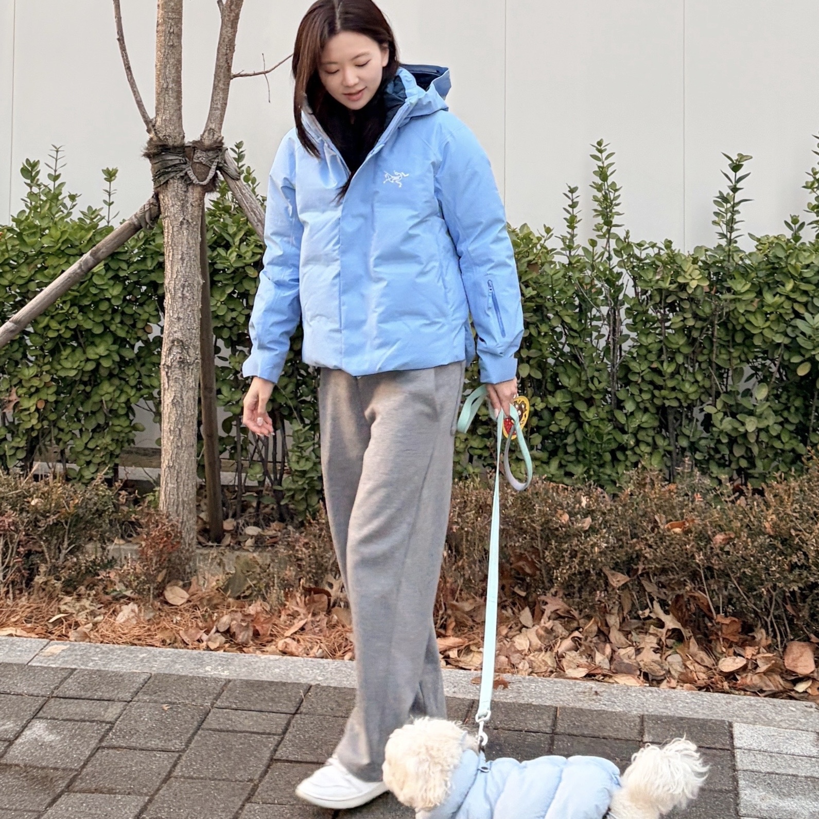 (W) Arc'teryx Andessa Down Jacket Black 착용 스타일