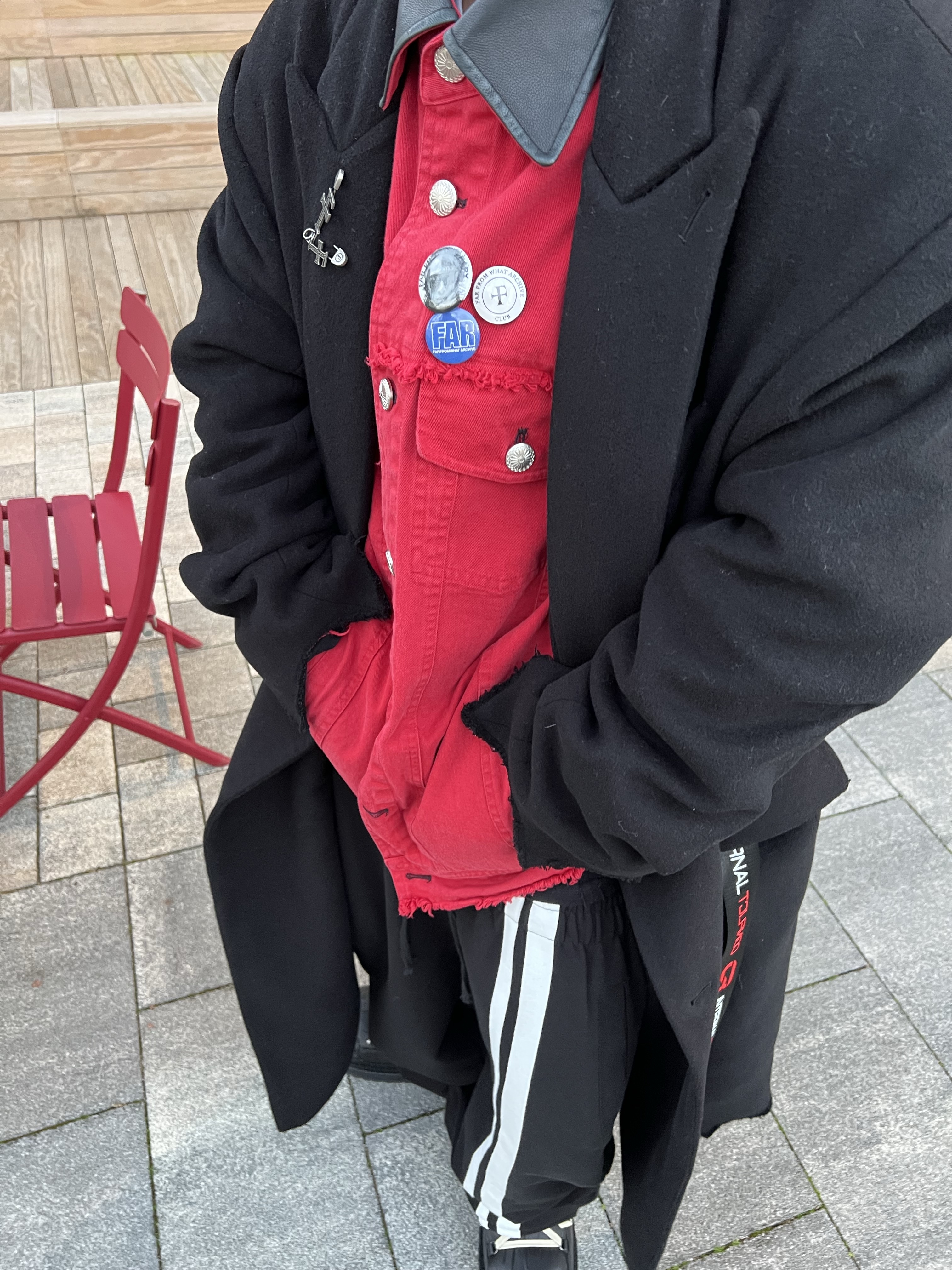 Farfromwhat Far Pin Button & Safety Pin, ROARINGRAD Double Waist Sweat Pants Black 착용 스타일 - 4