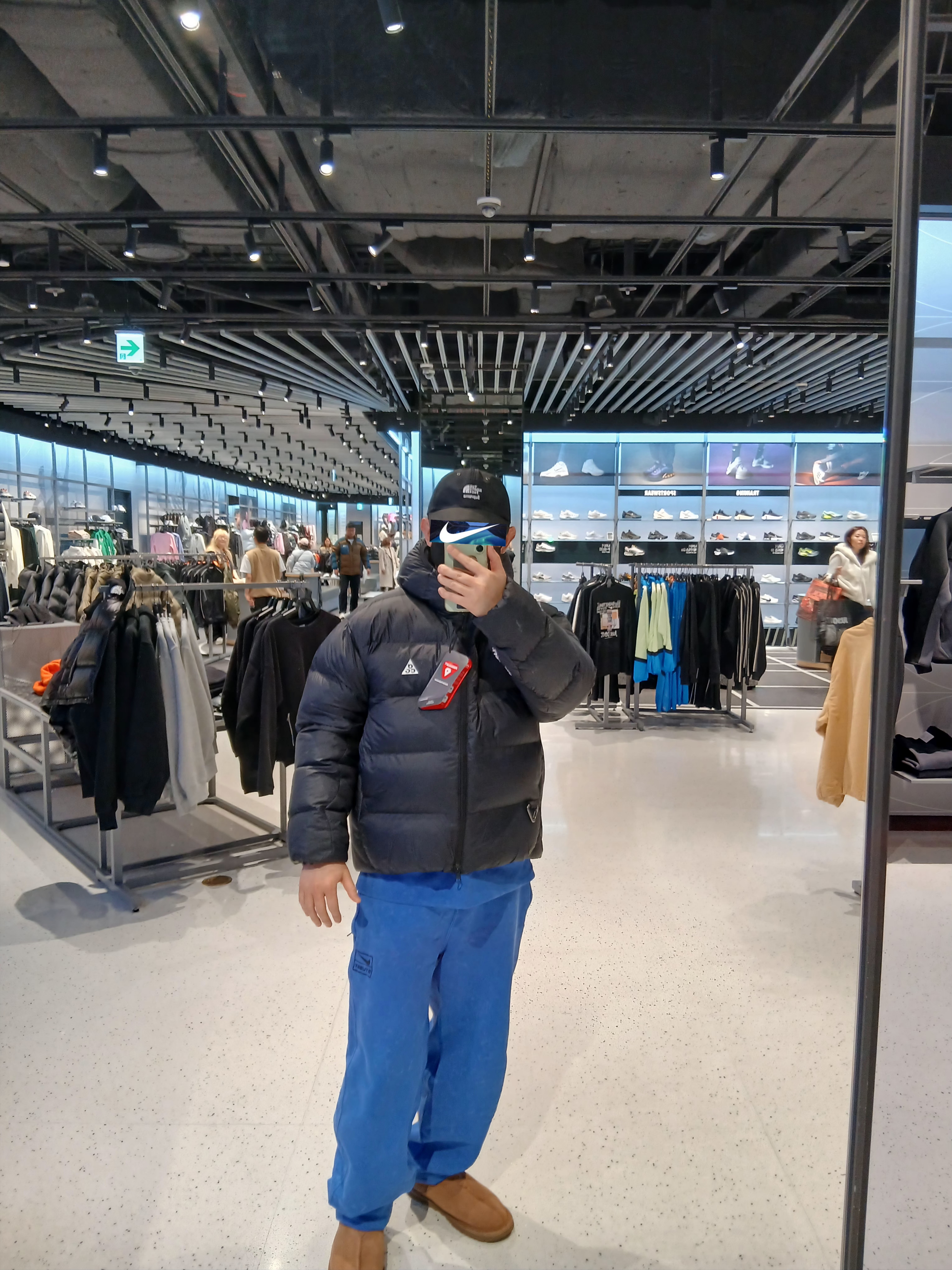 Stussy Basic Stussy T-Shirt Black 2023, Supreme x The North Face Split 6-Panel Black - 24SS 착용 스타일 - 3