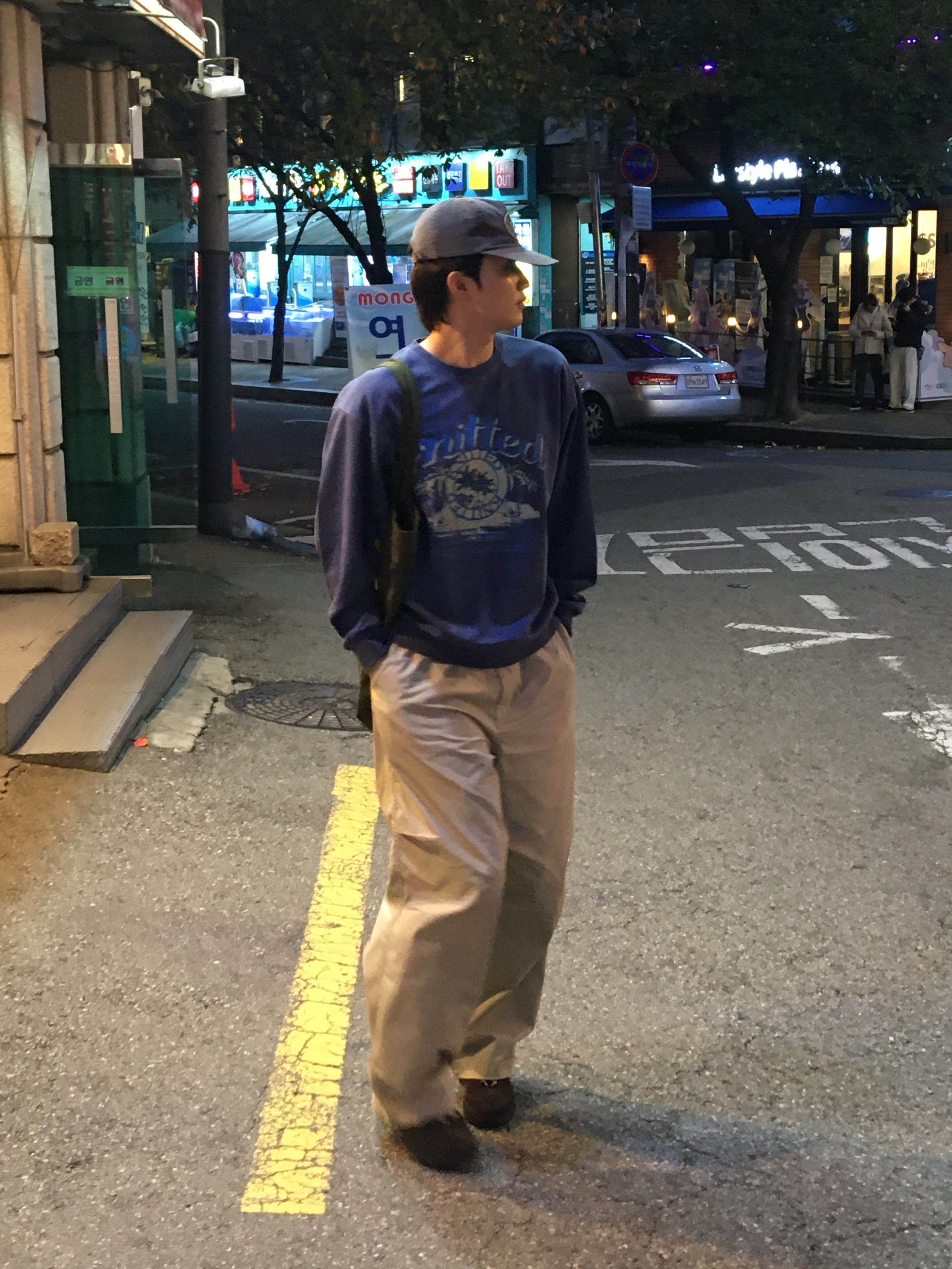 Arket Canvas Tote Bag Dark Green, [6% 적립] NegativeThree Moley Tracking Sneakers Nut Brown 착용 스타일