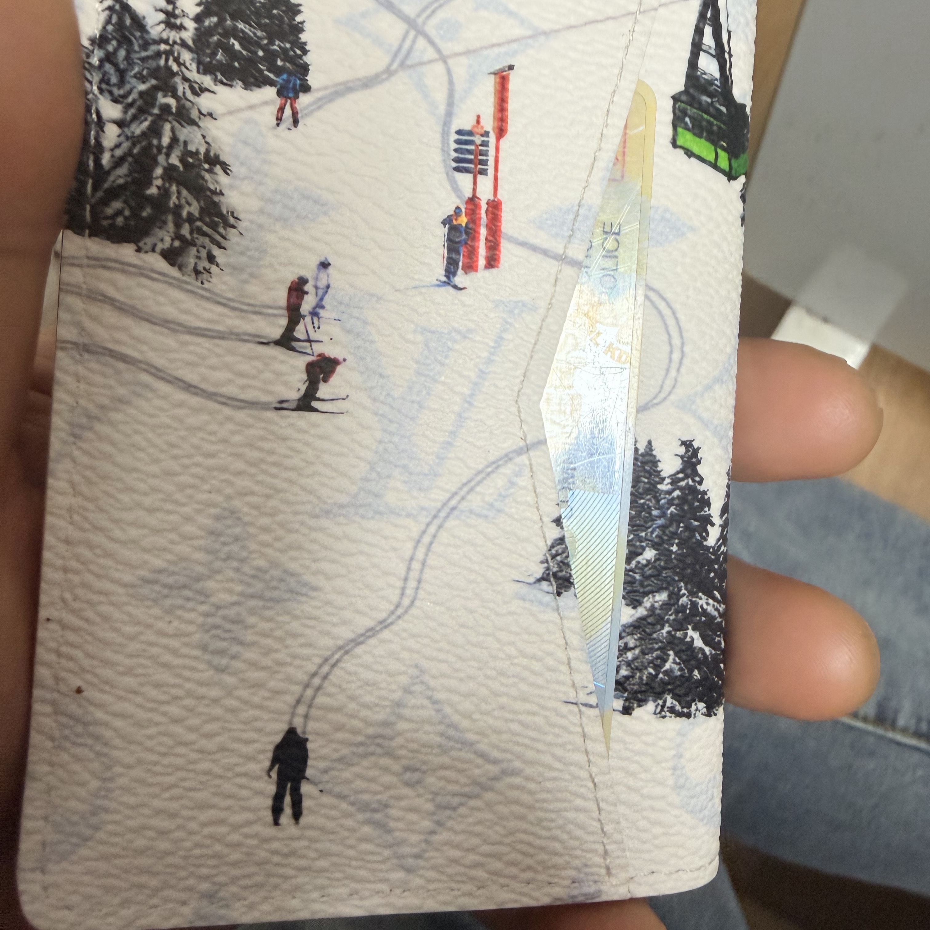Louis Vuitton Pocket Organizer White 착용 스타일 - 2