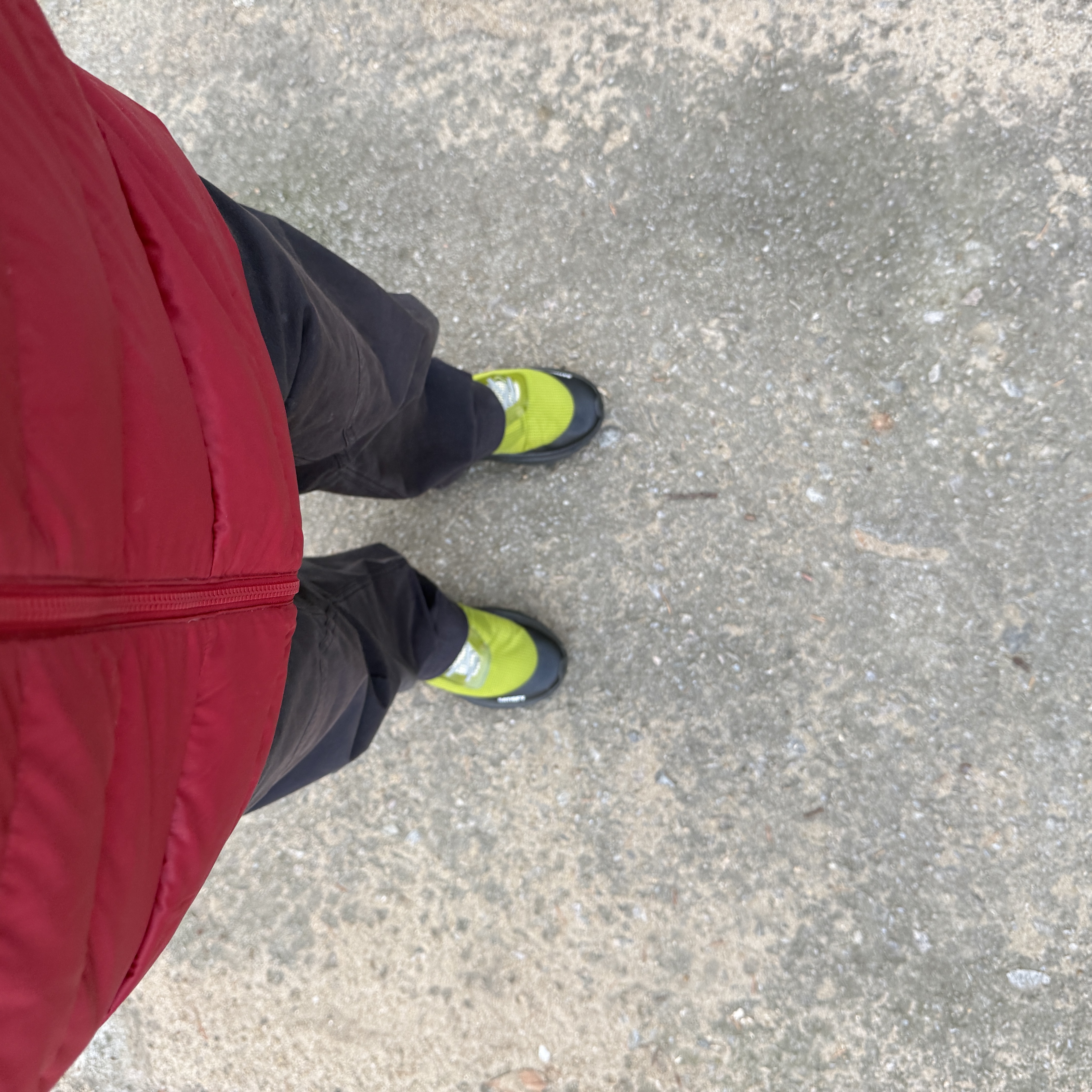 Satisfy The Rocker Grenoble Green (Special Edition), Arc'teryx Thorium Hoody Bordeaux 착용 스타일