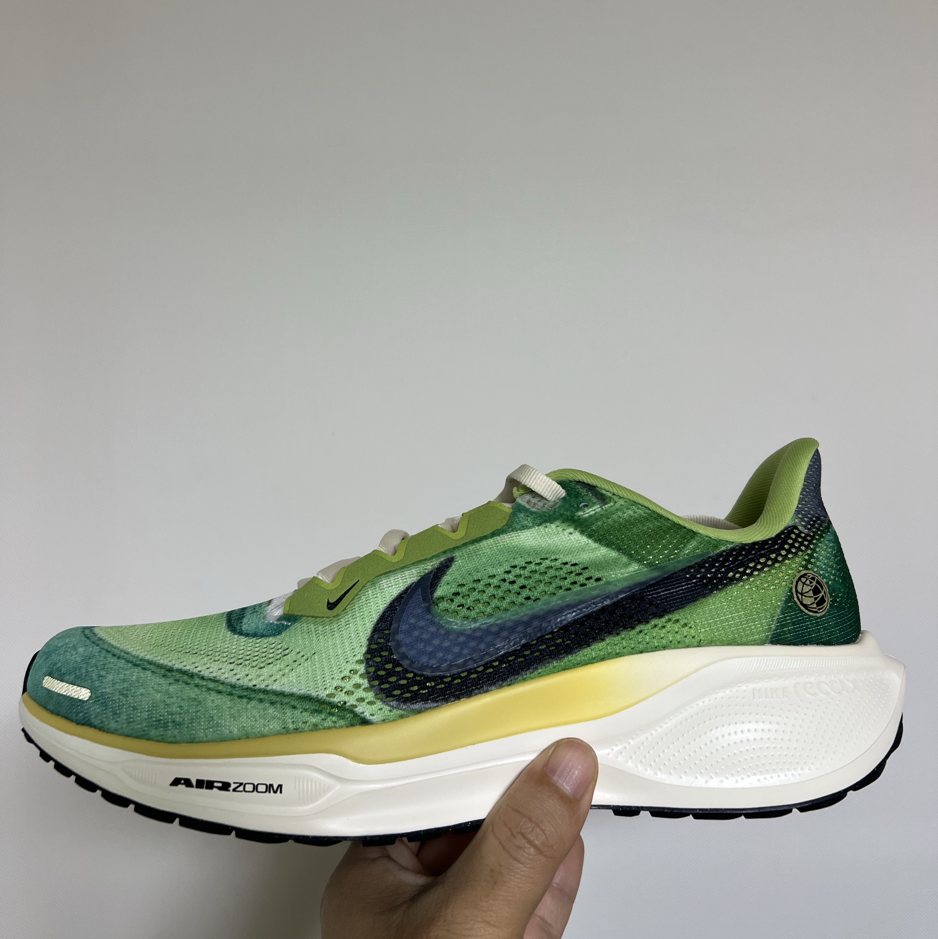 Nike Air Zoom Pegasus 41 Multi Color Vivid Green 착용 스타일 - 1