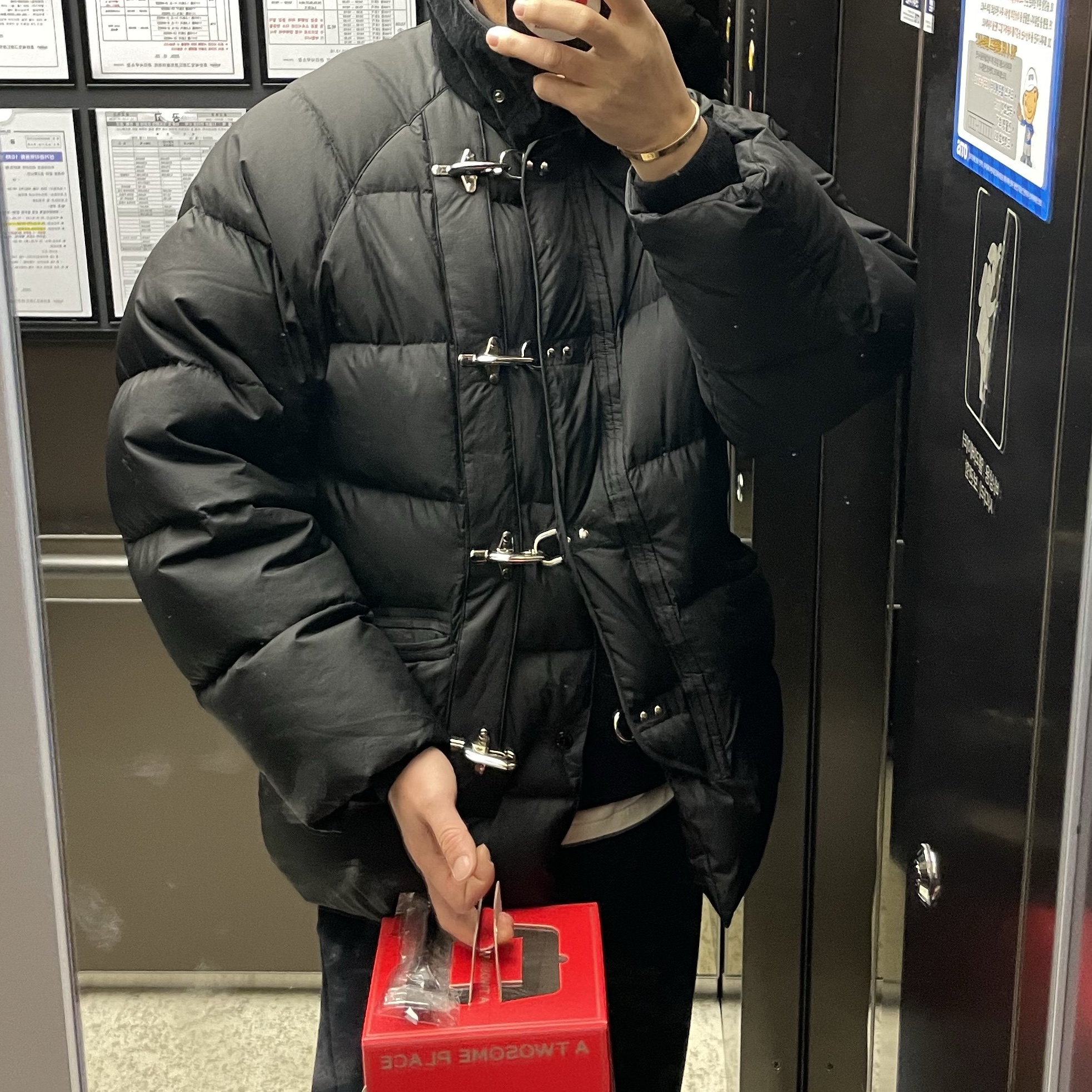 [KREAM 단독] Eastlogue Fireman Down Jacket Black - 25FW 착용 스타일