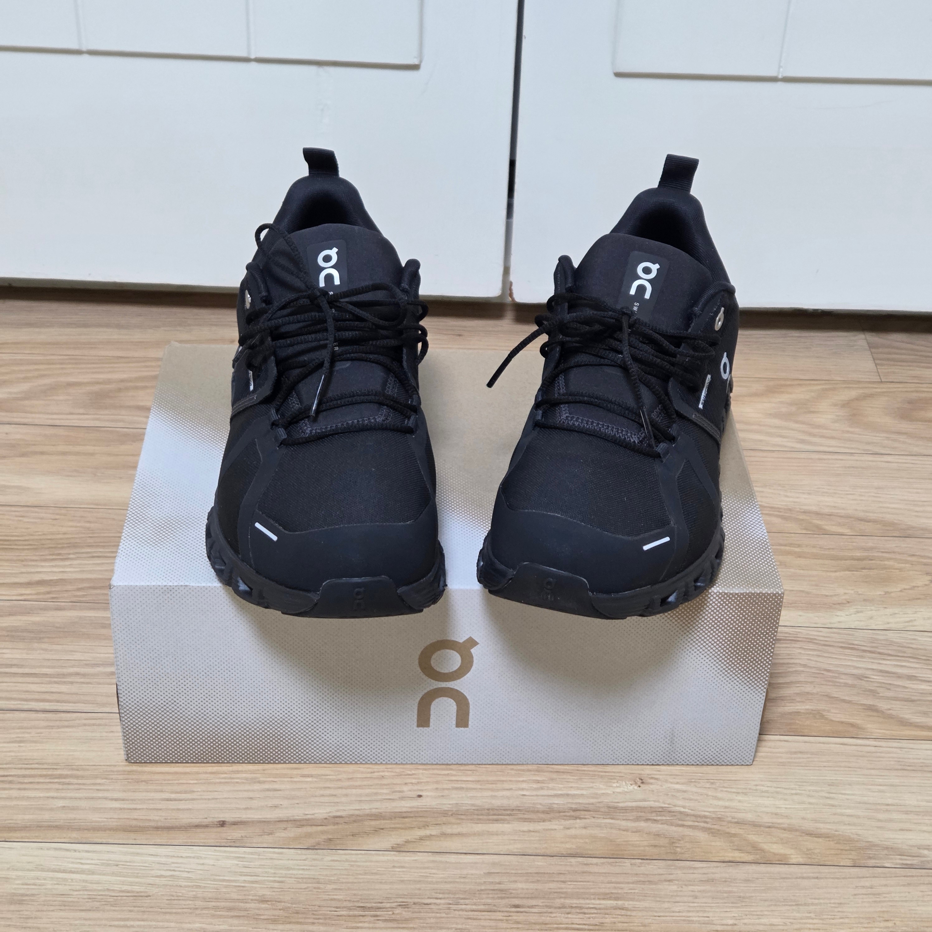On Running Cloud 6 WP Black 착용 스타일 - 1