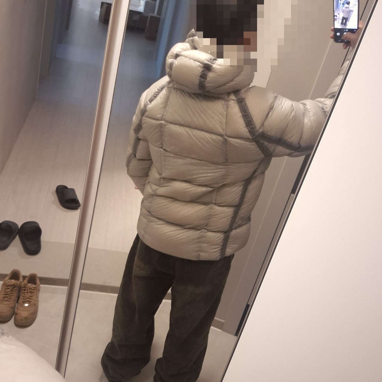 C.P. Company Korea Exclusive D.D. Shell Hooded Down Jacket Lunar Rock - 25FW 착용 스타일 - 6