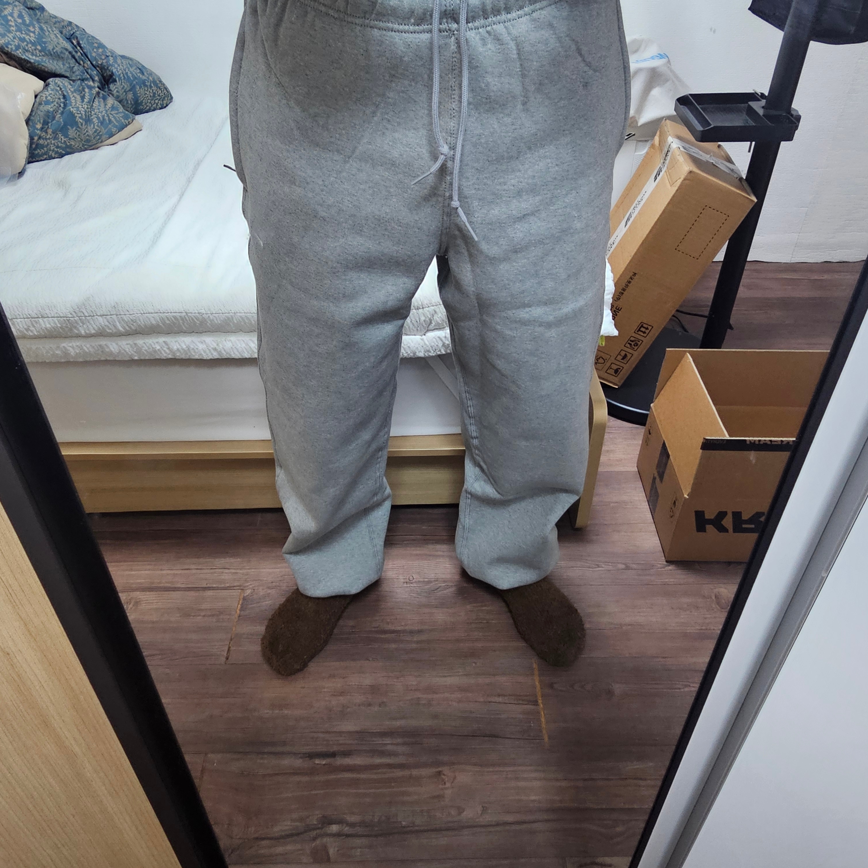 Nike Solo Swoosh Fleece Open Hem Pants Dark Grey Heather Light Smoke Grey - Asia 착용 스타일