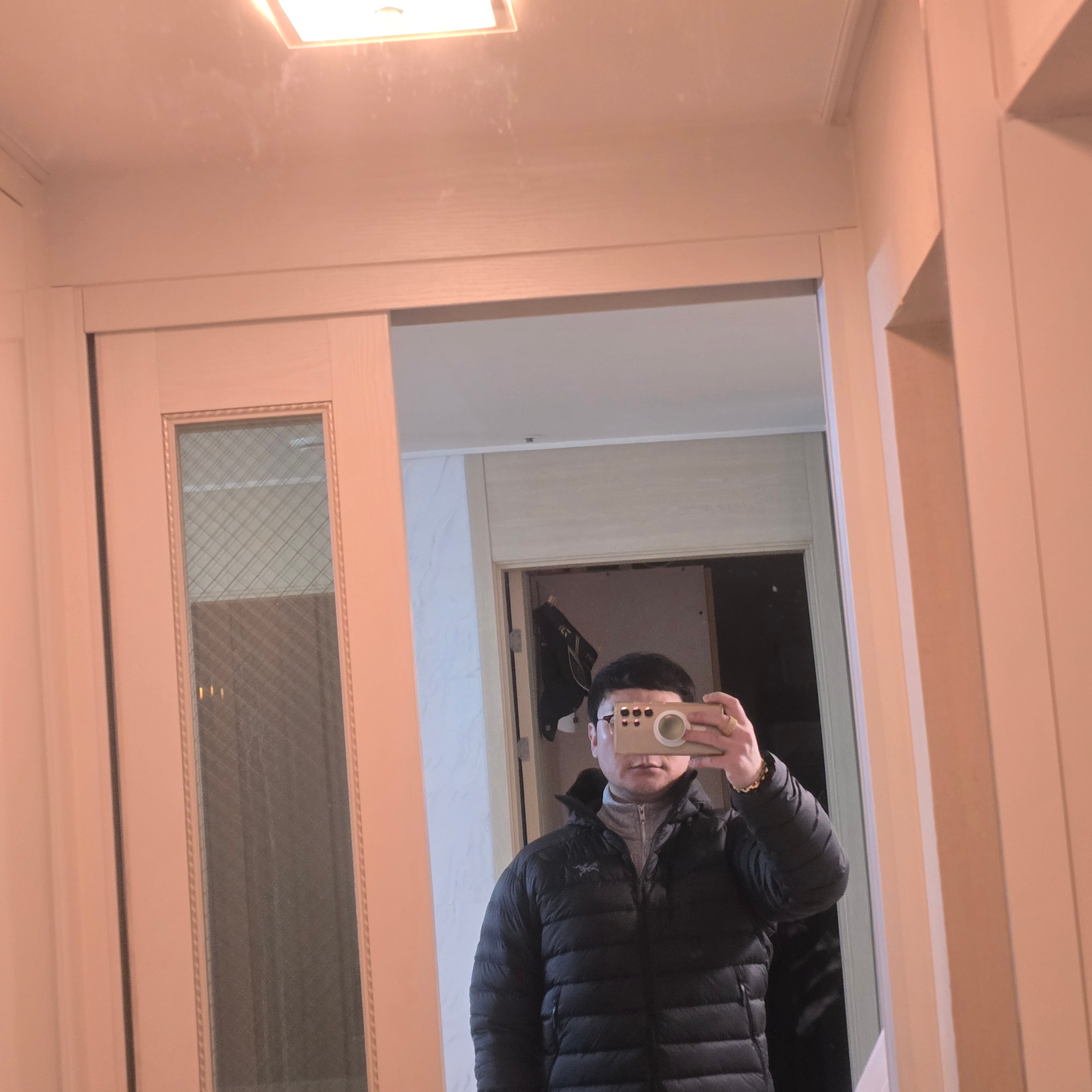 Arc'teryx Cerium Hoody Black 착용 스타일 - 1