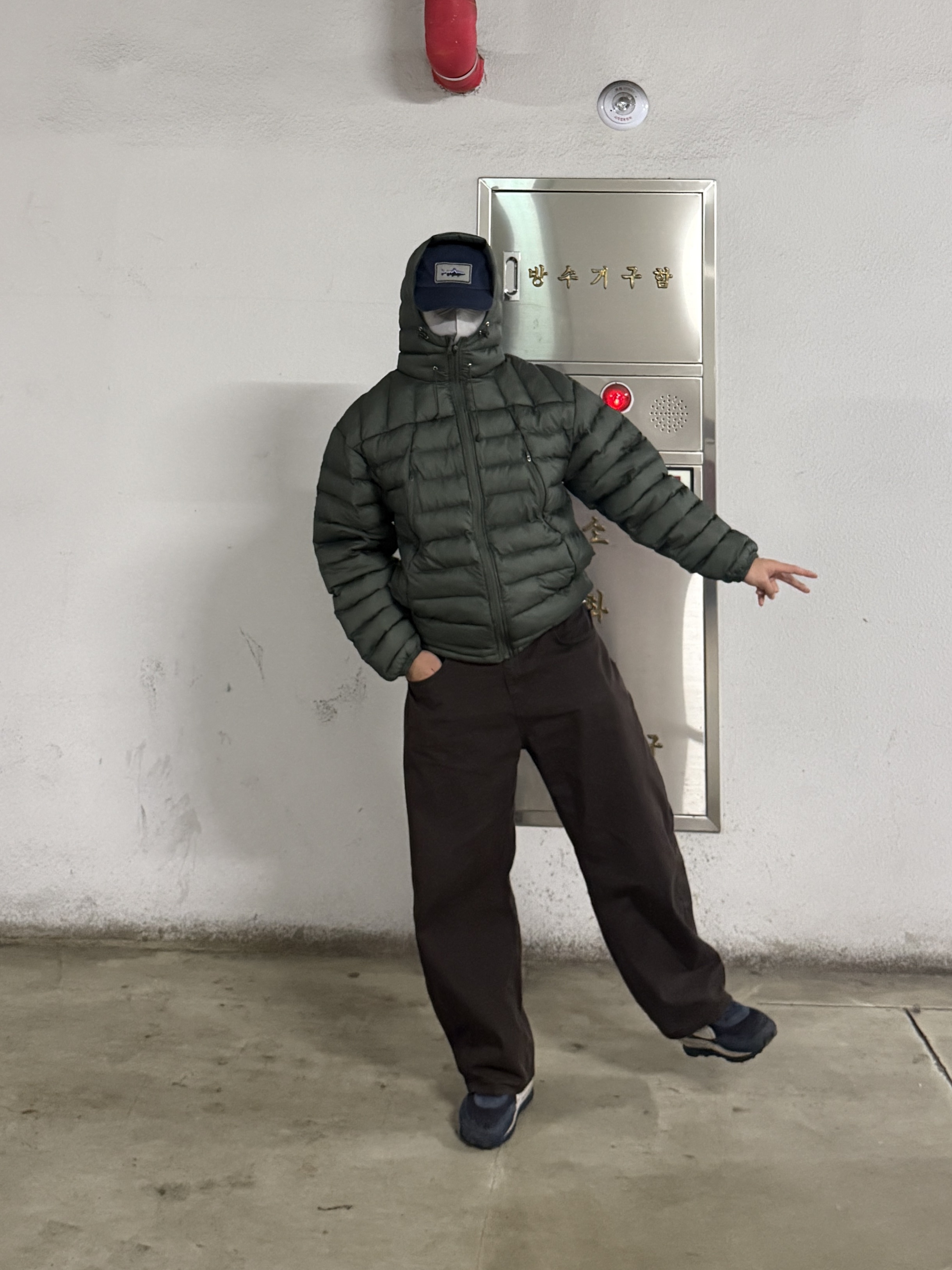 Patagonia P-6 Label Trad Cap Navy, Nike x Sacai x Fragment LDWaffle Blackened Blue 착용 스타일 - 1