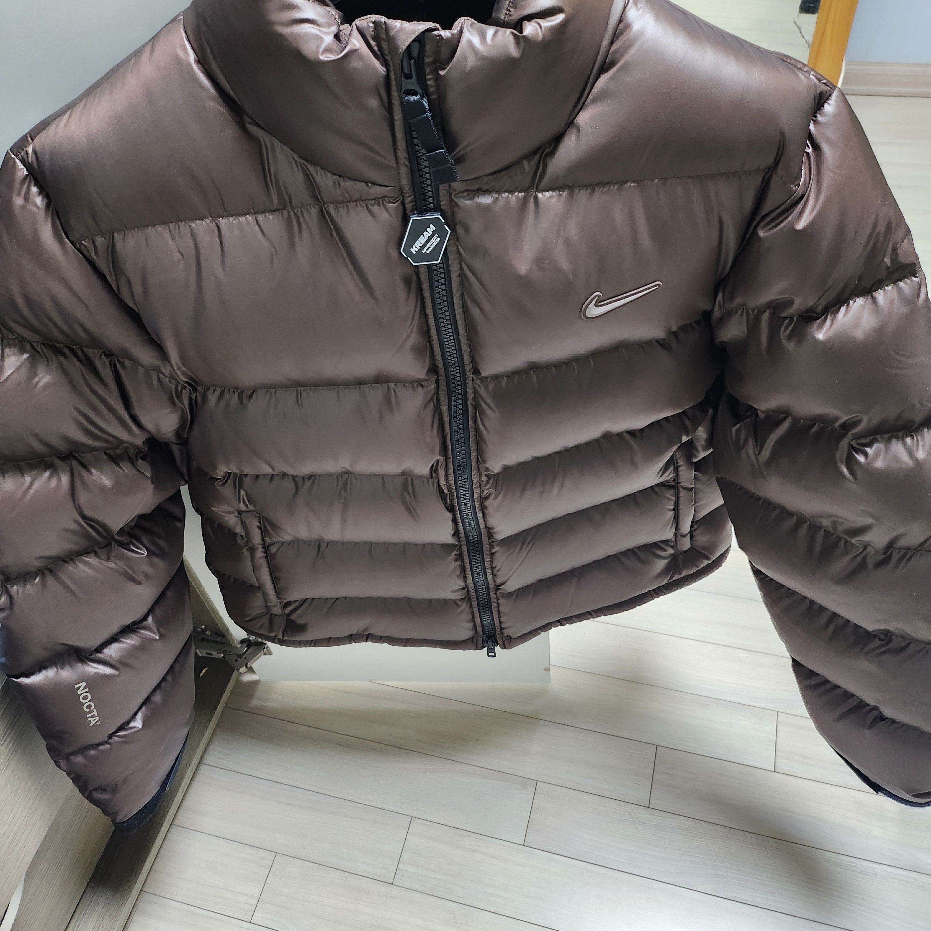 Nike x Drake Nocta Sunset Puffer Jacket Baroque Brown Olive Grey - Asia 착용 스타일