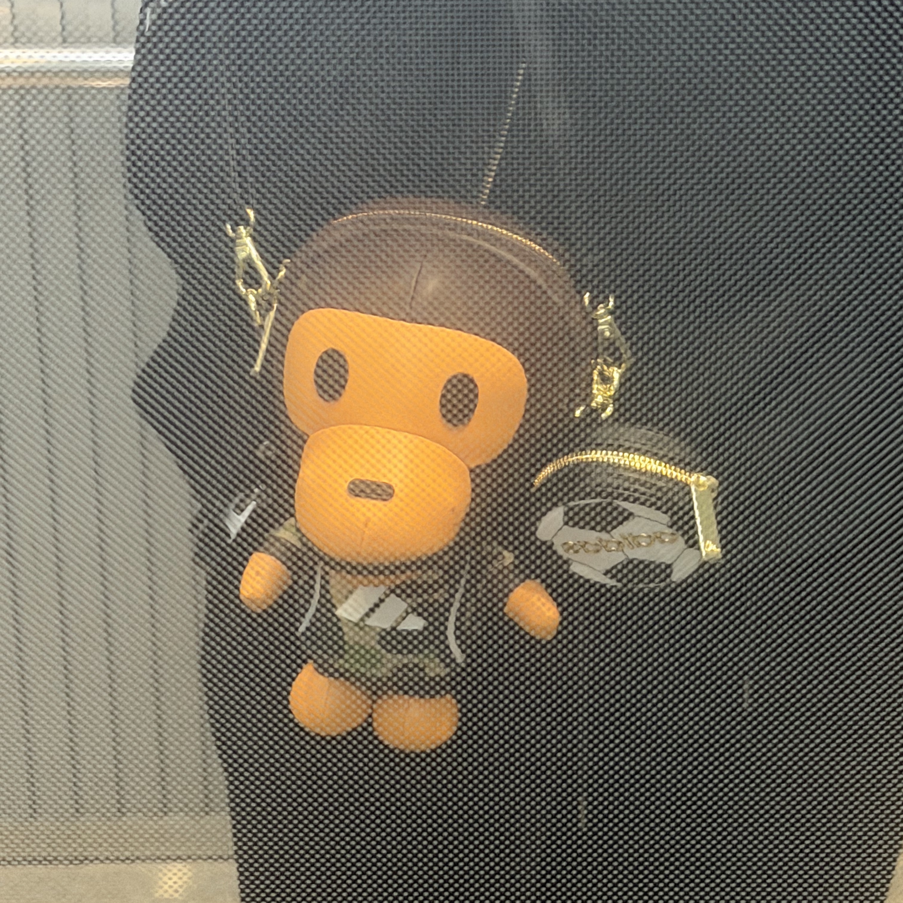 Adidas x BAPE Baby Milo Bag Auburn, Mackage Dixon 2-In-1 Nordic Tech Down Bomber with Silver Fox Fur Black Silver 착용 스타일 - 2