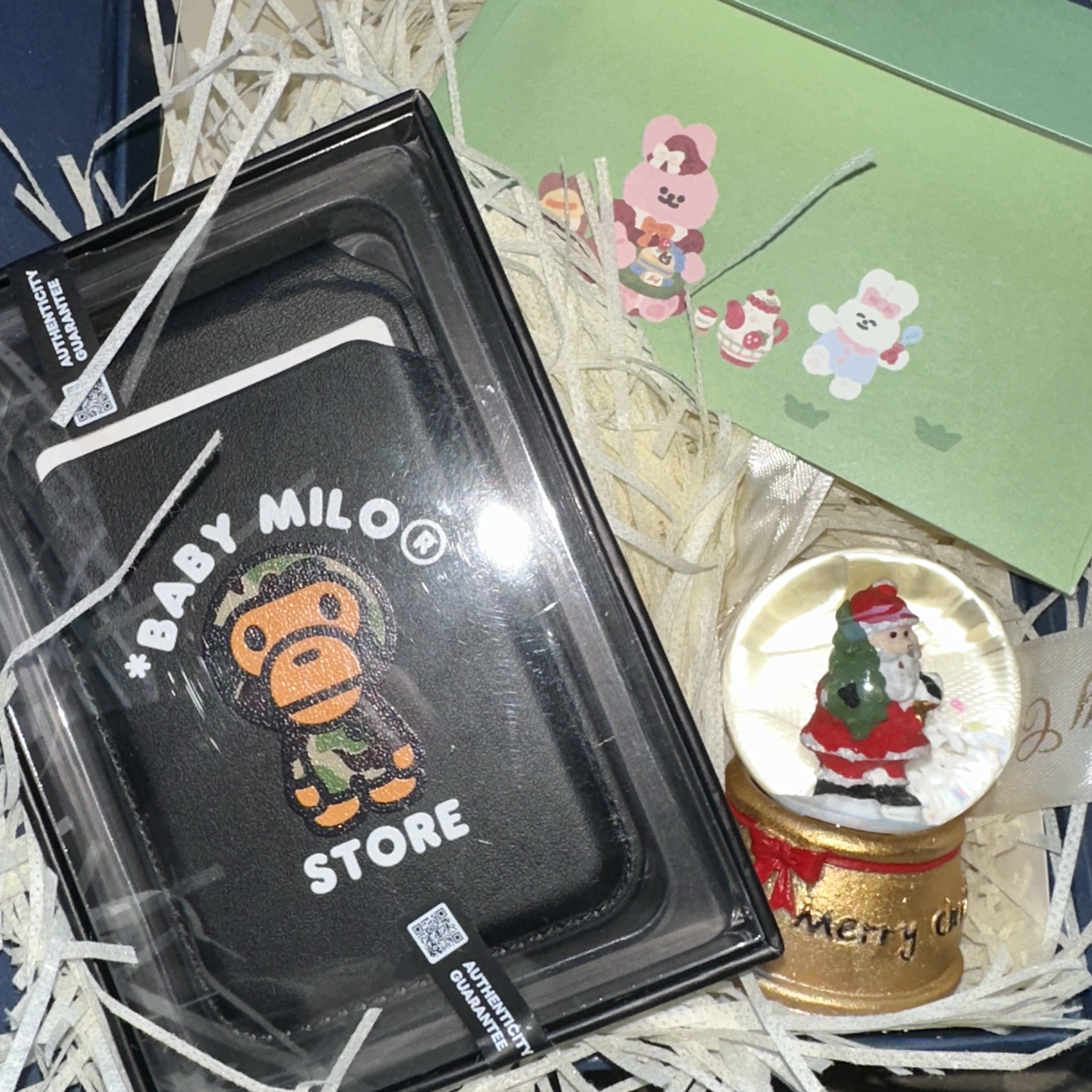 BAPE Baby Milo MagSafe Card Holder Black 착용 스타일