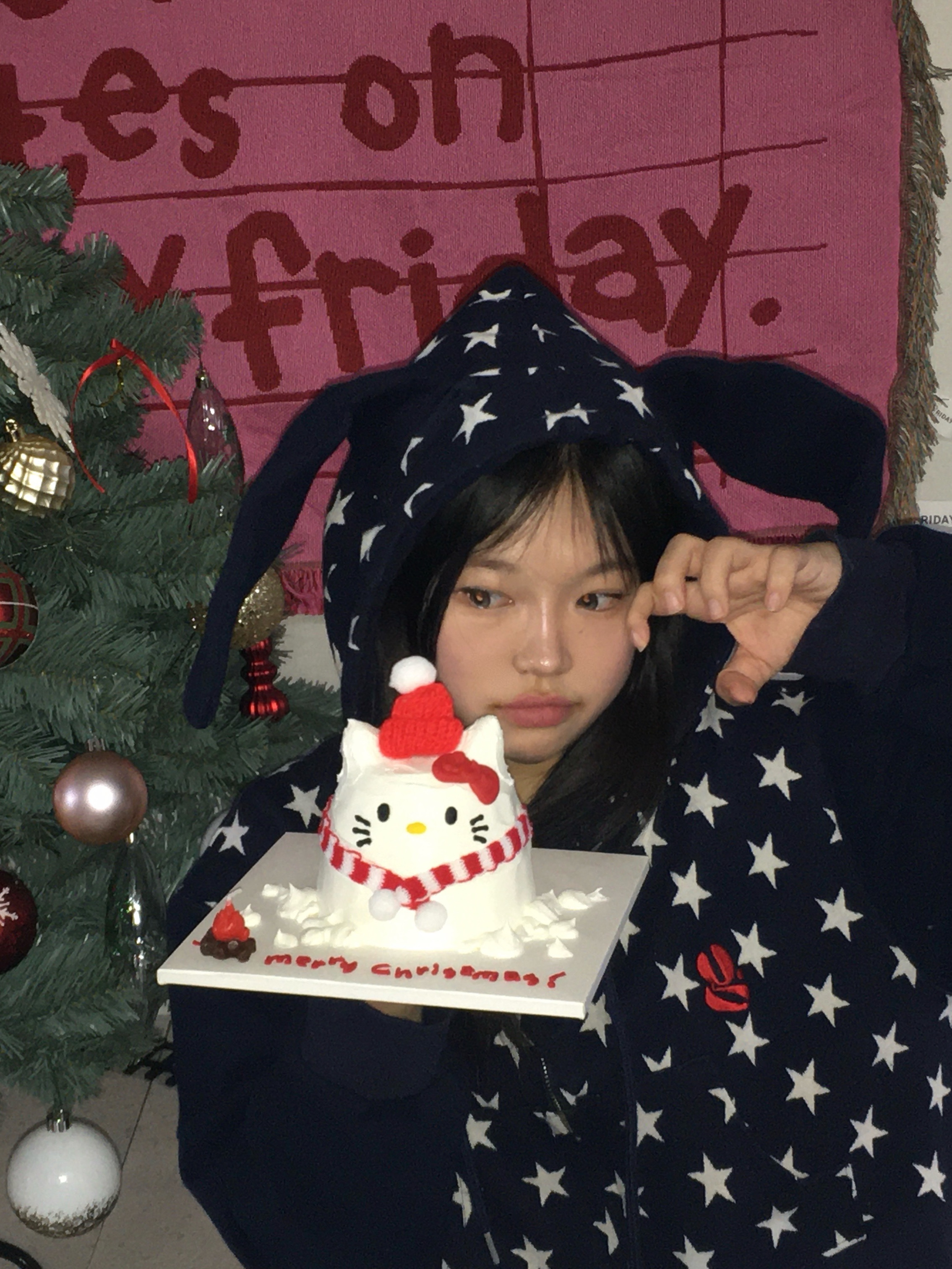 Yegg Star Brnny Hoodie Navy, Yegg Star Pants Navy 착용 스타일 - 3