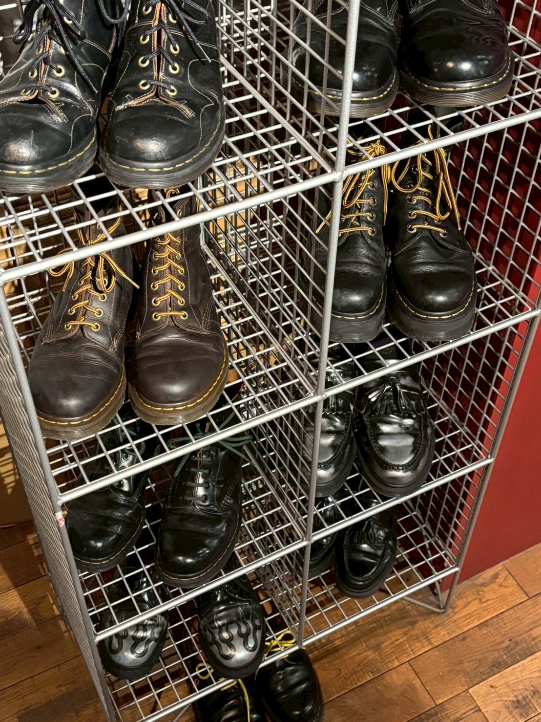 GU x Undercover Zip-Up Blouson Black 착용 스타일 - 3