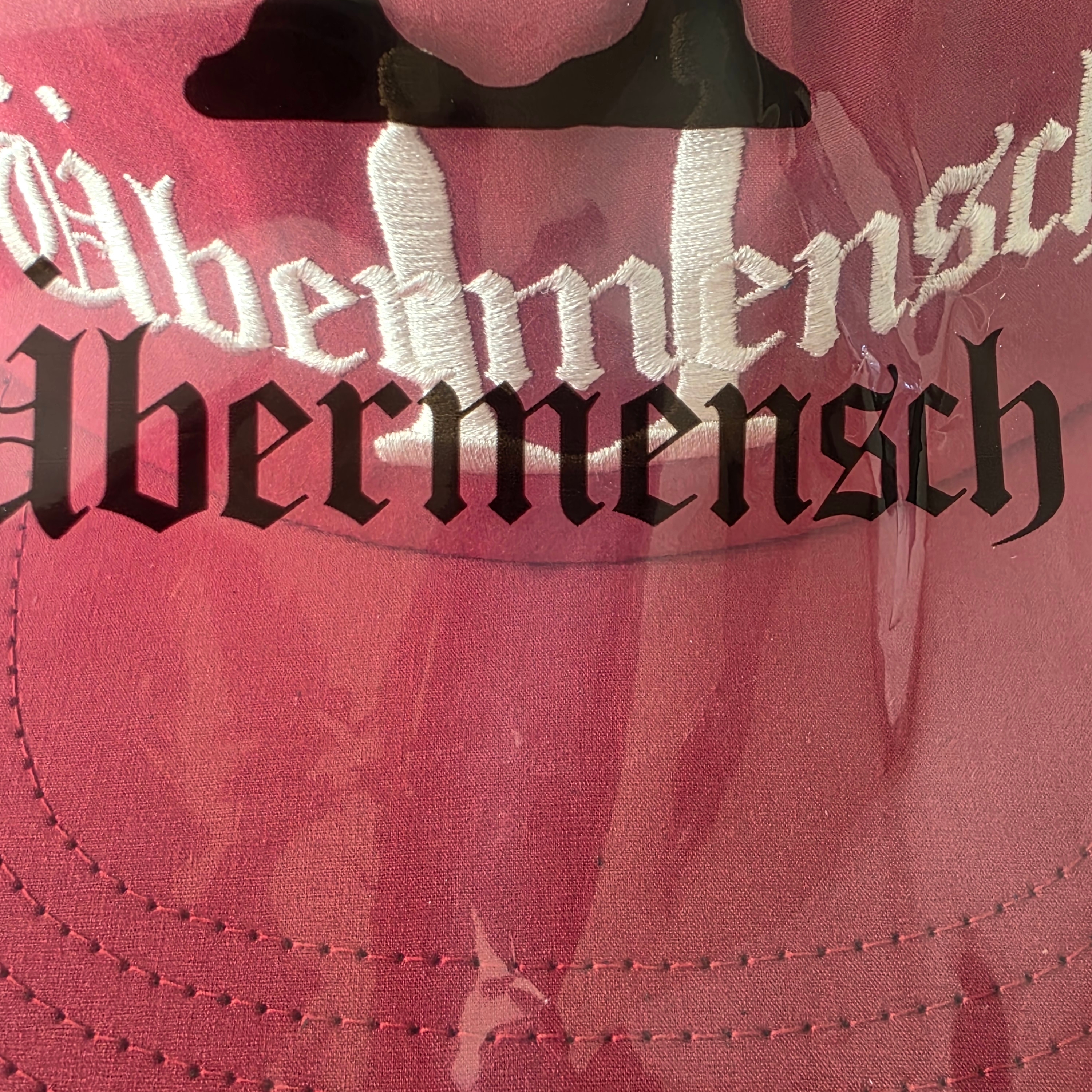 G-DRAGON Ubermensch Cap Burgundy 착용 스타일