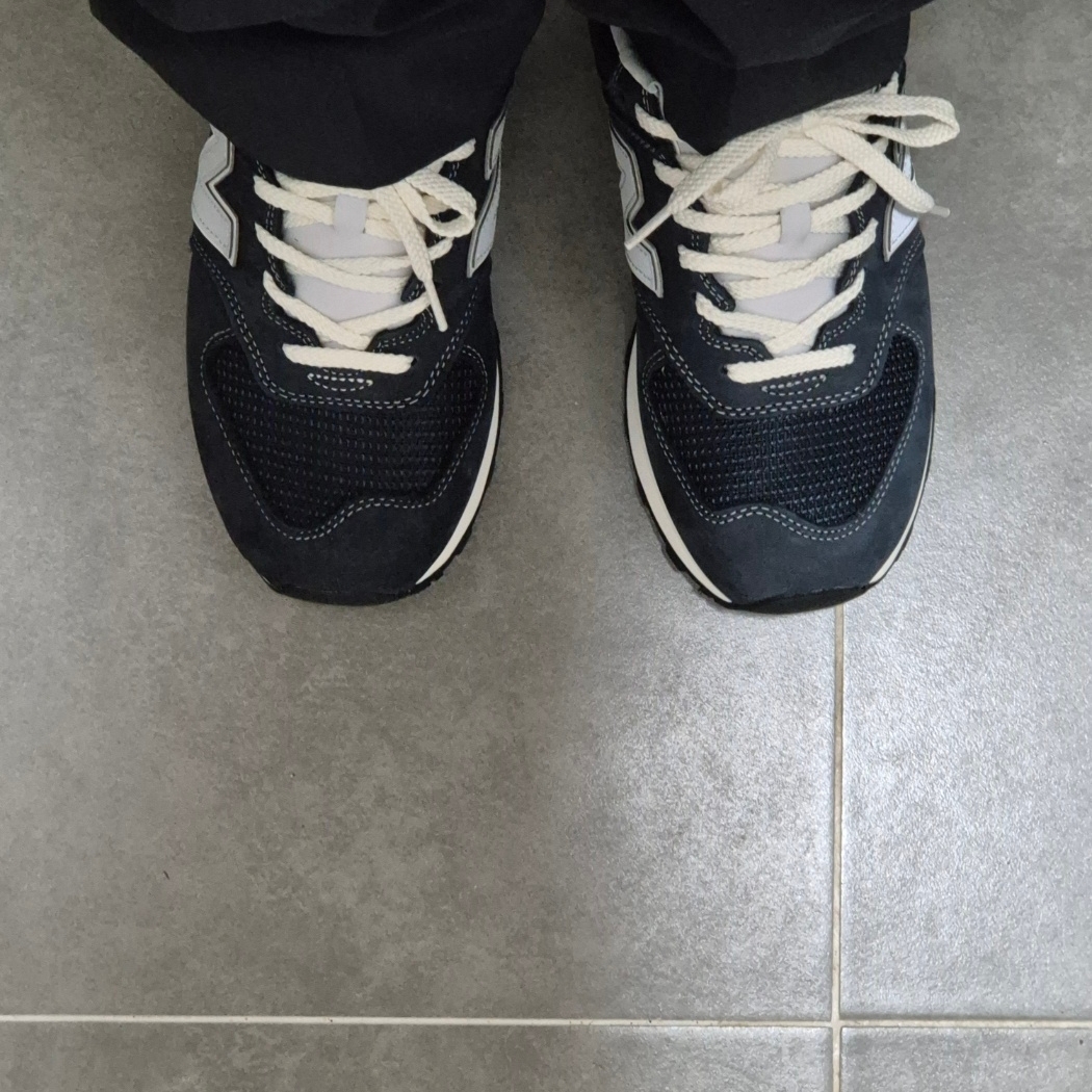 New Balance x Pottery 574 Premium Hard Navy 착용 스타일