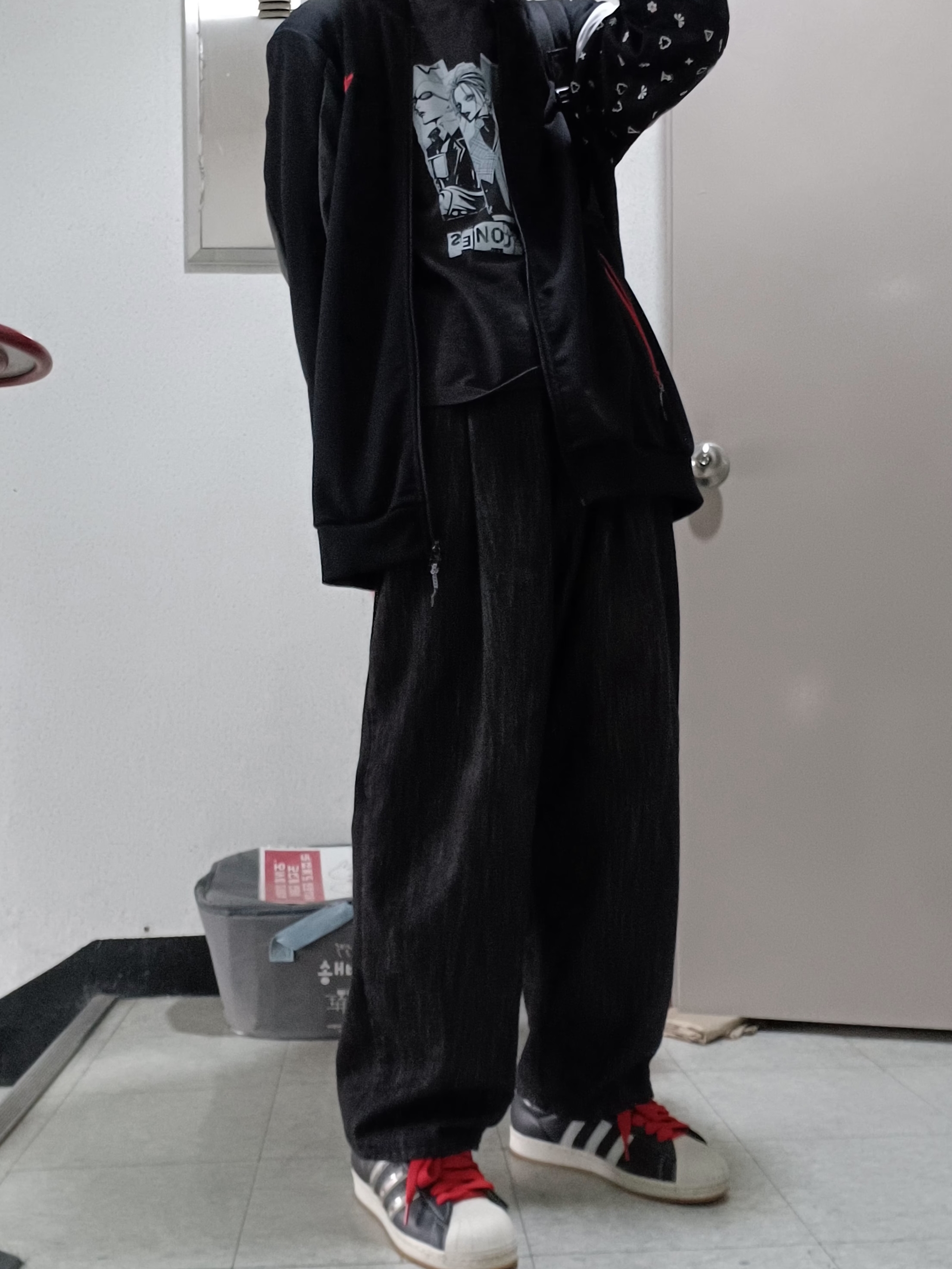 Adidas x KoRn Superstar 30th Anniversary Core Black Translucent 착용 스타일 - 4