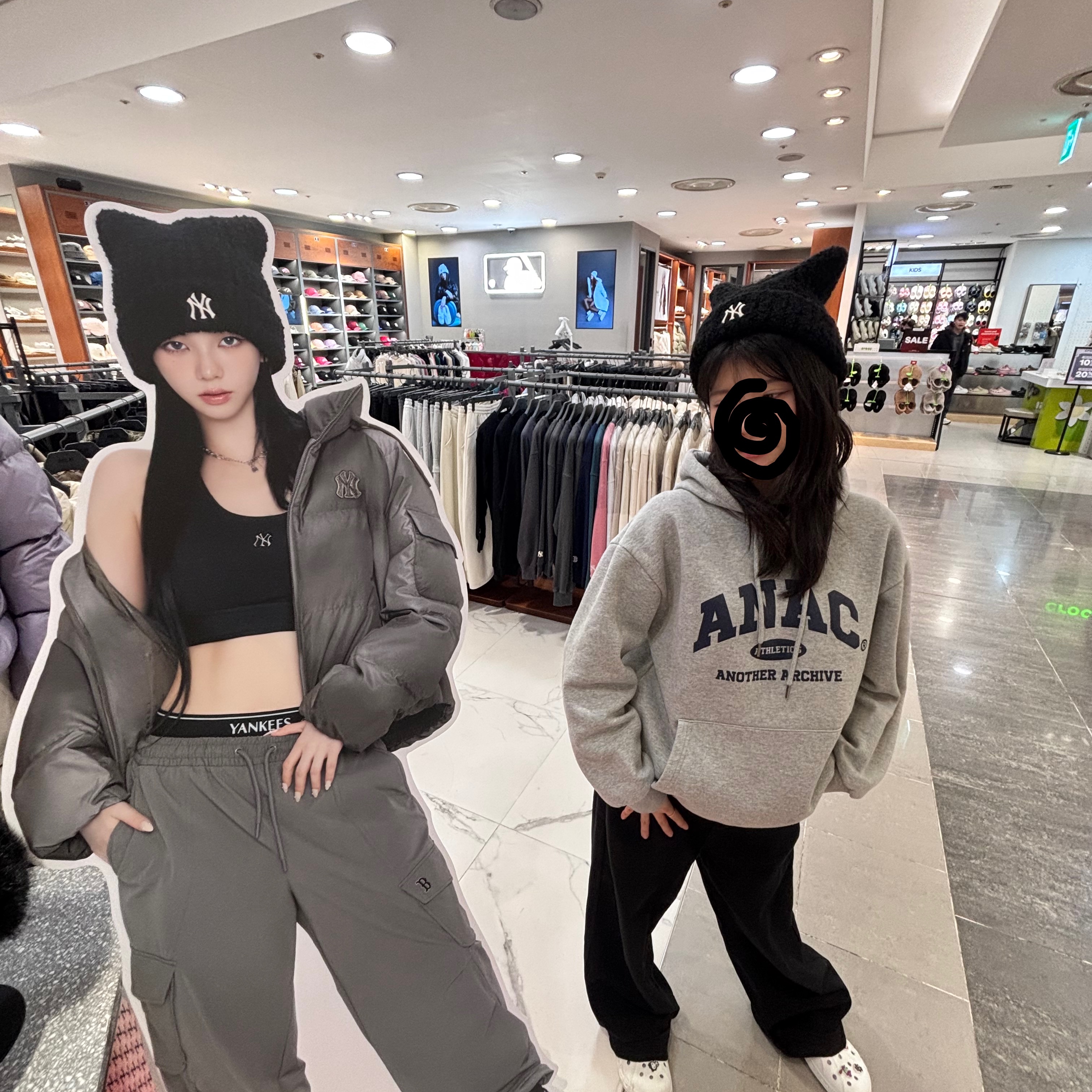 MLB Plush Meowing Beanie Black 착용 스타일