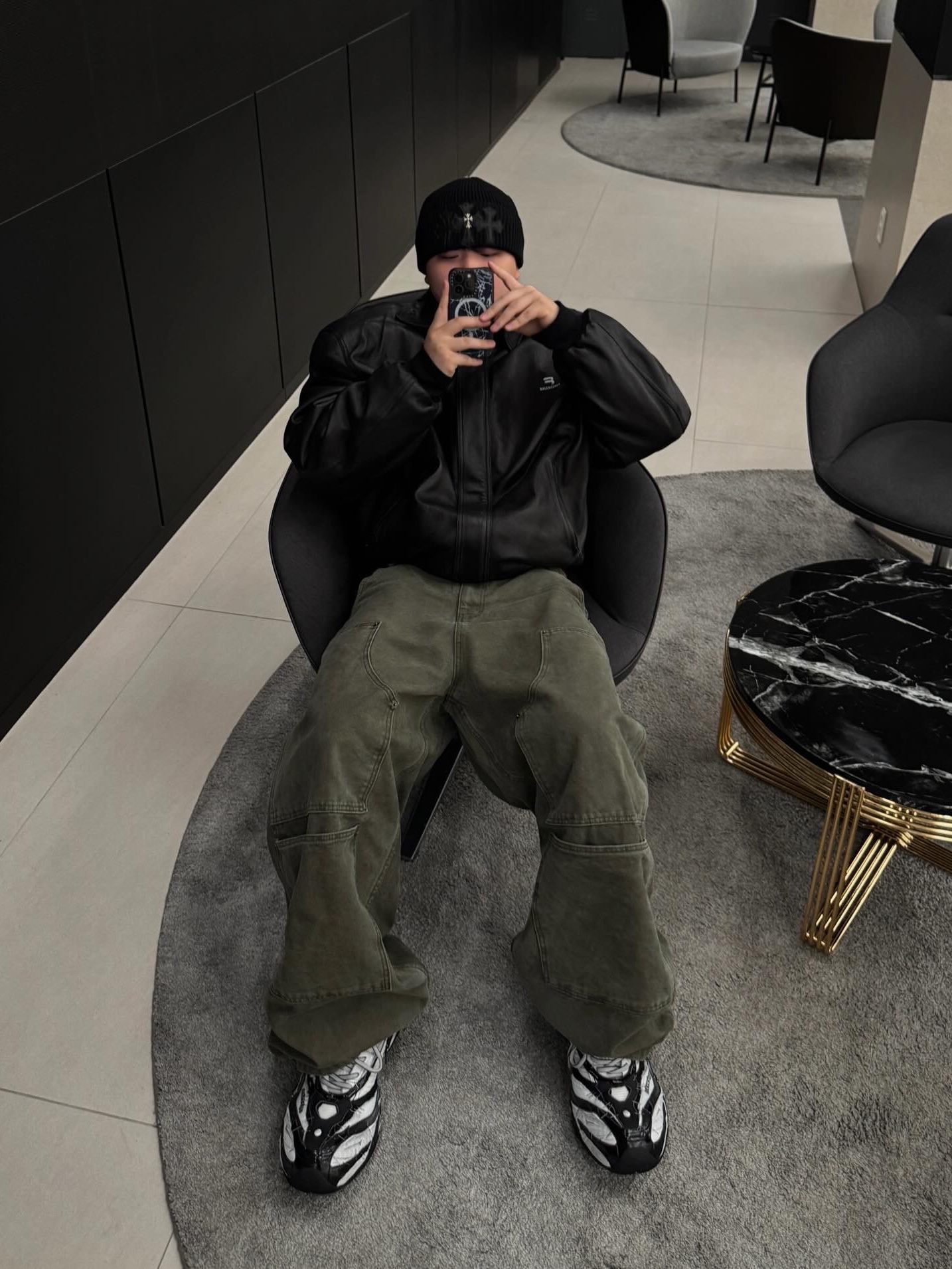 Chrome Hearts Leather Patch Beanie Black, Balenciaga Sporty B Taxi Blouson Black 착용 스타일