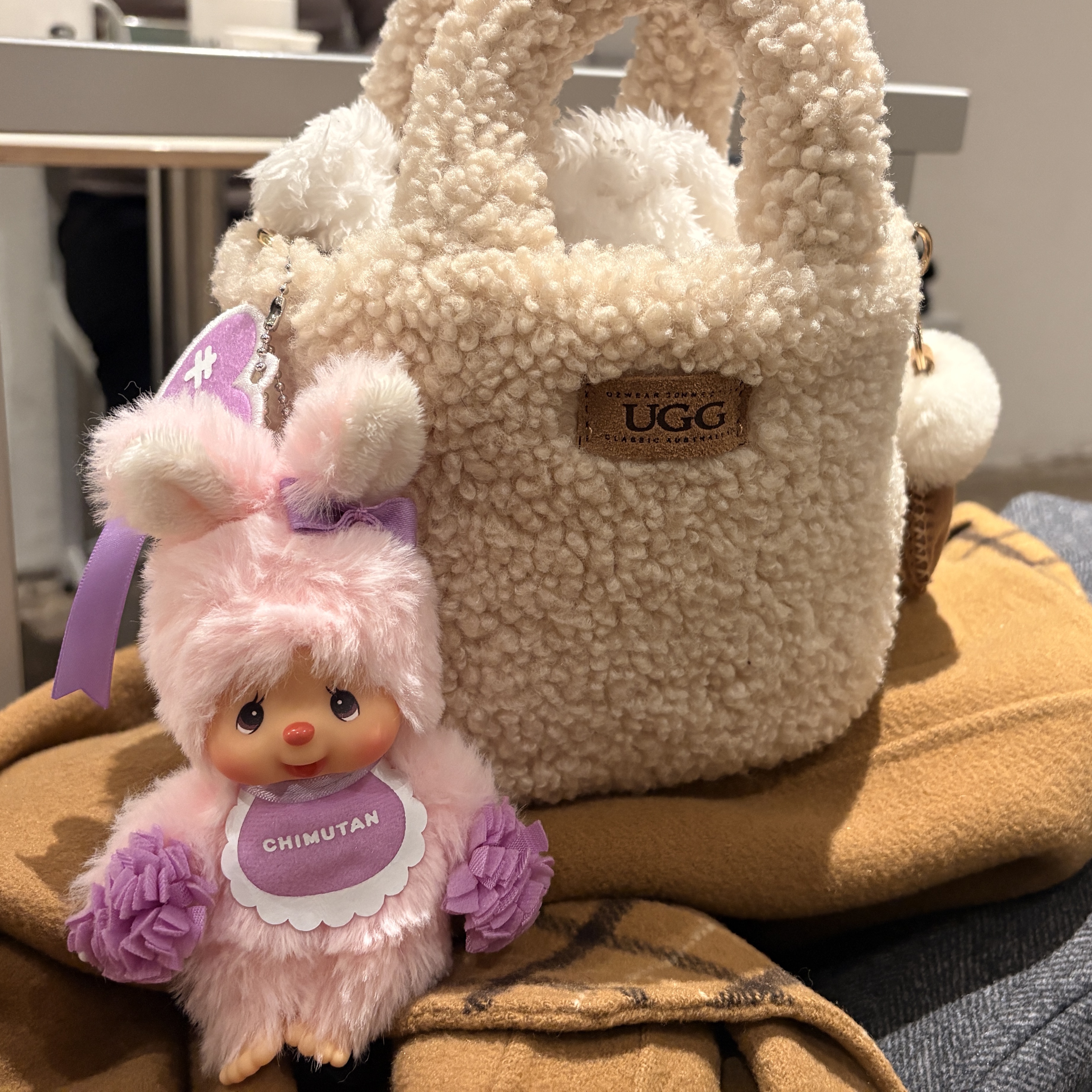 Monchhichi Happy Color Chimutan Keychain 착용 스타일 - 1