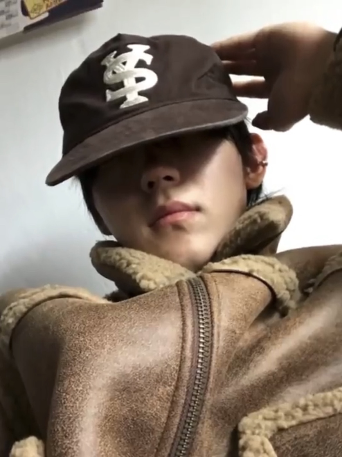 Sunday Ceremony Sy Logo 5 Panel Cotton Cap - Brown 착용 스타일 - 2