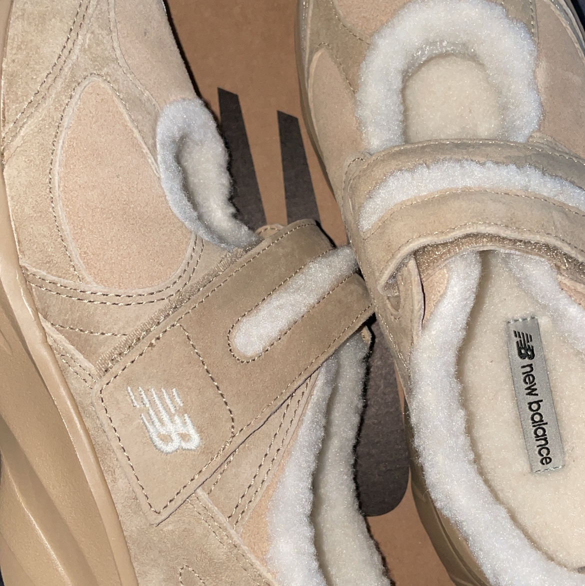 (W) New Balance Winter Breeze SD2205 Beige 착용 스타일