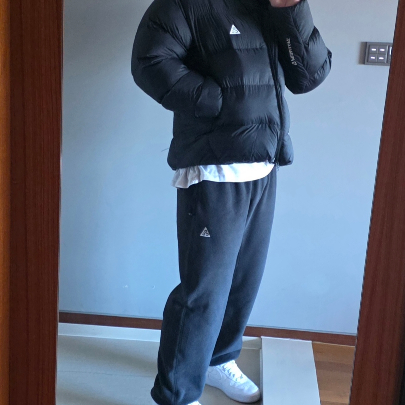 Nike ACG Polartec Wolf Tree Pants Black Summit White - Asia, Nike ACG Therma-Fit ADV Lunar Lake Loose Hooded Jacket Black Summit White - Asia 착용 스타일