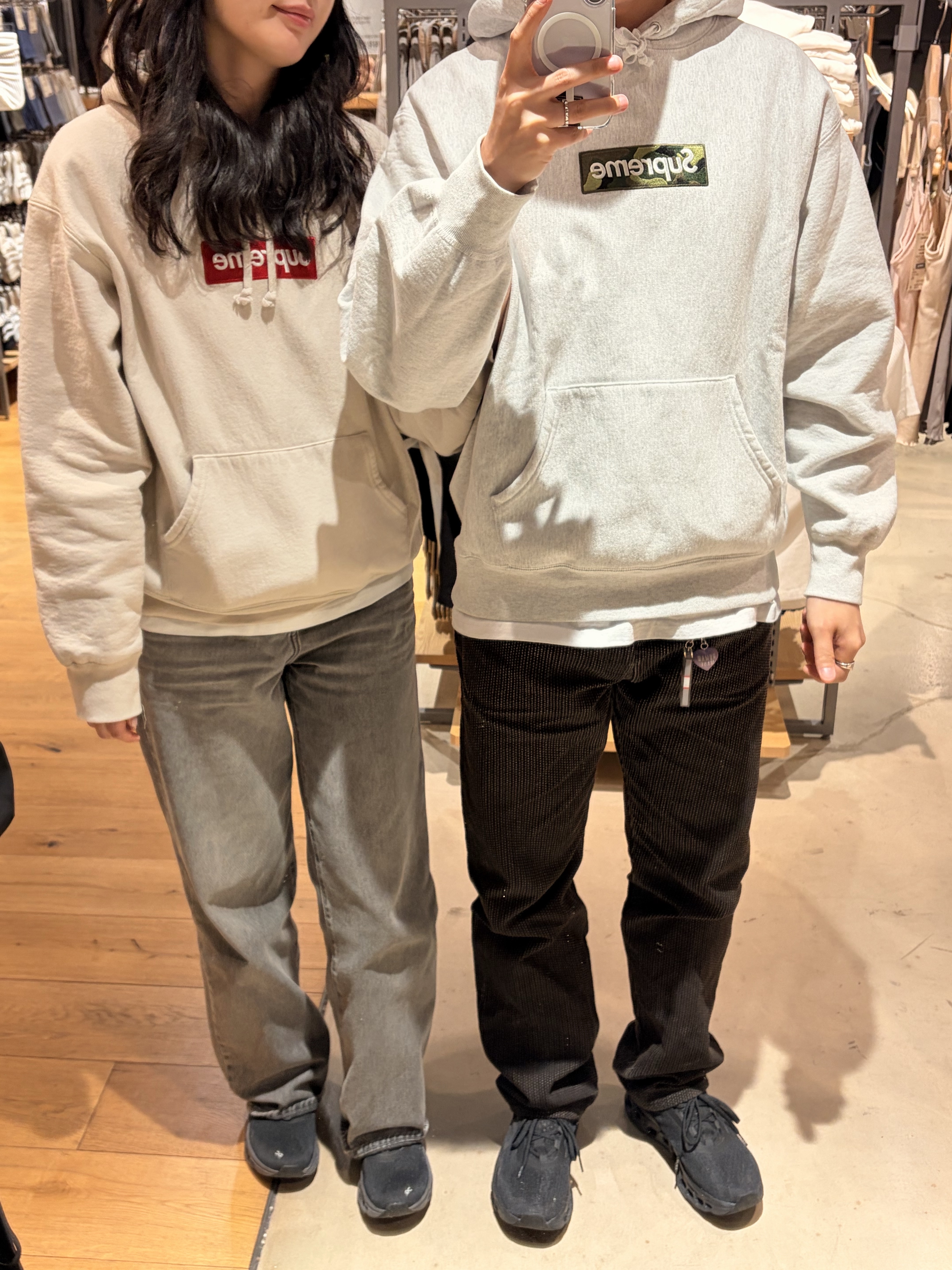 Supreme Box Logo Hooded Sweatshirt Ash Grey - 23FW, Supreme Box Logo Hooded Sweatshirt Stone - 24FW 착용 스타일