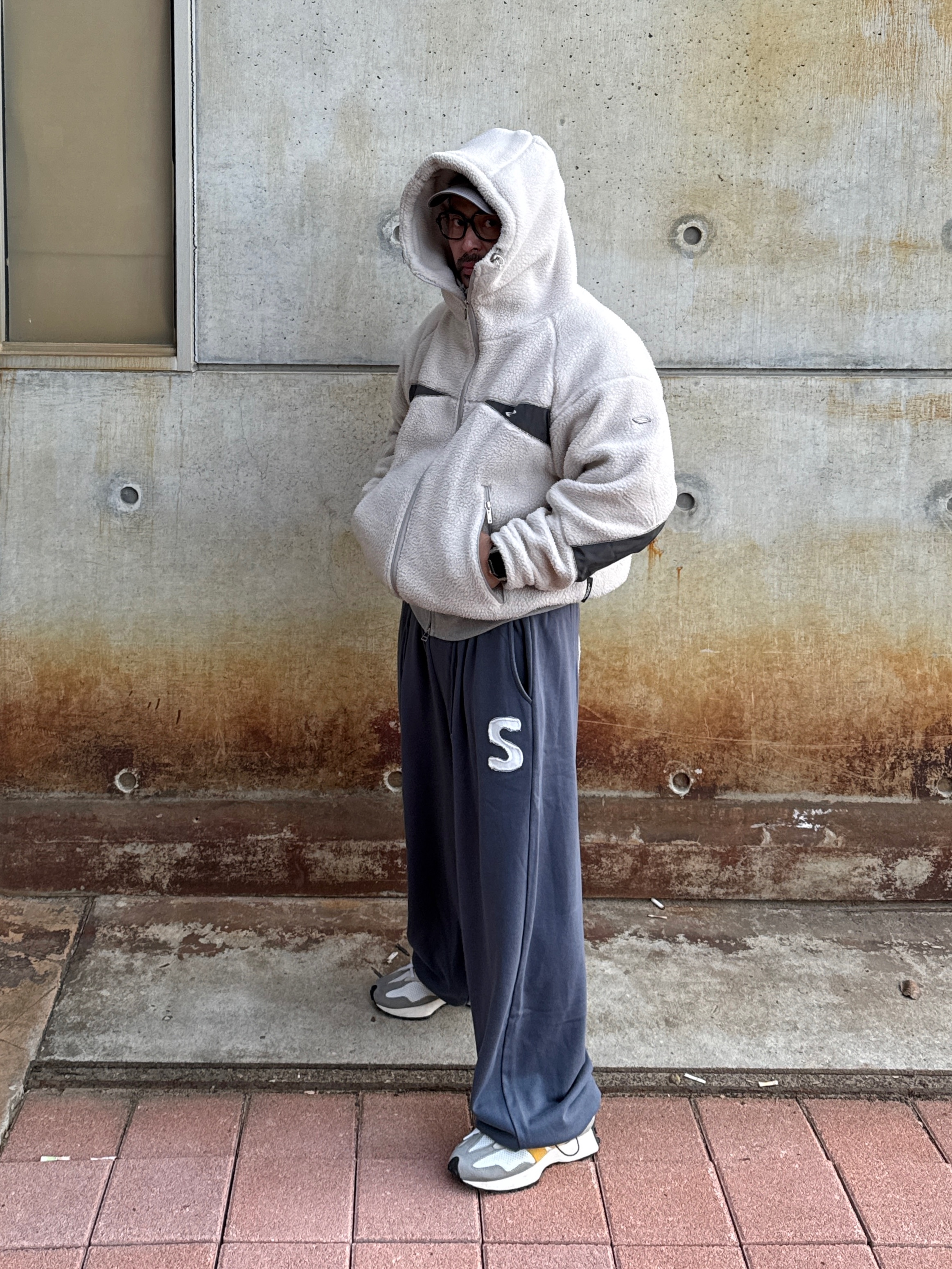 New Balance 327 Grey Yellow - JD Sports Exclusive, Opening Project Traveller Hooded Fleece Jacket Ecru 착용 스타일 - 1