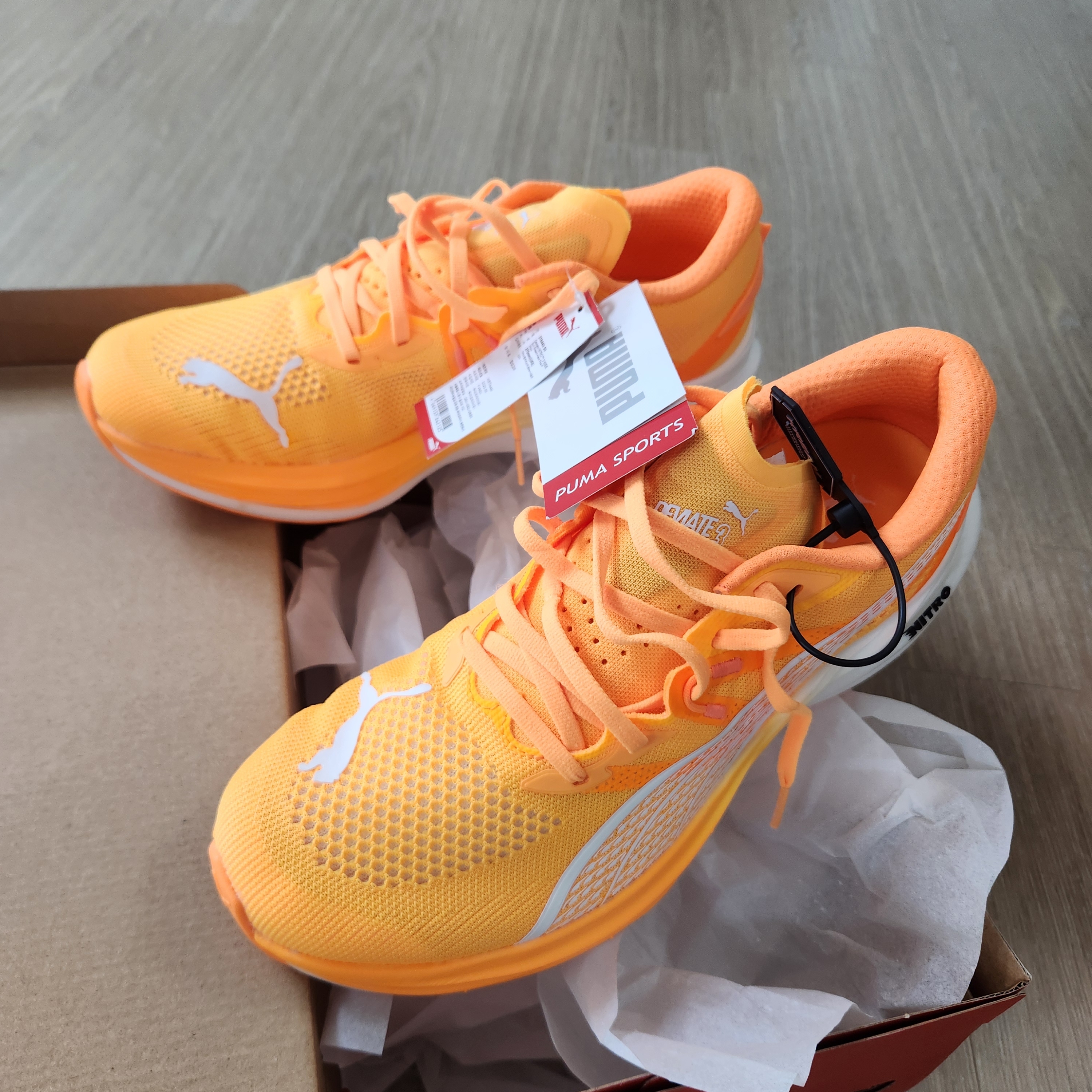 Puma Deviate Nitro 3 Wide Sun Stream Heat Fire 착용 스타일