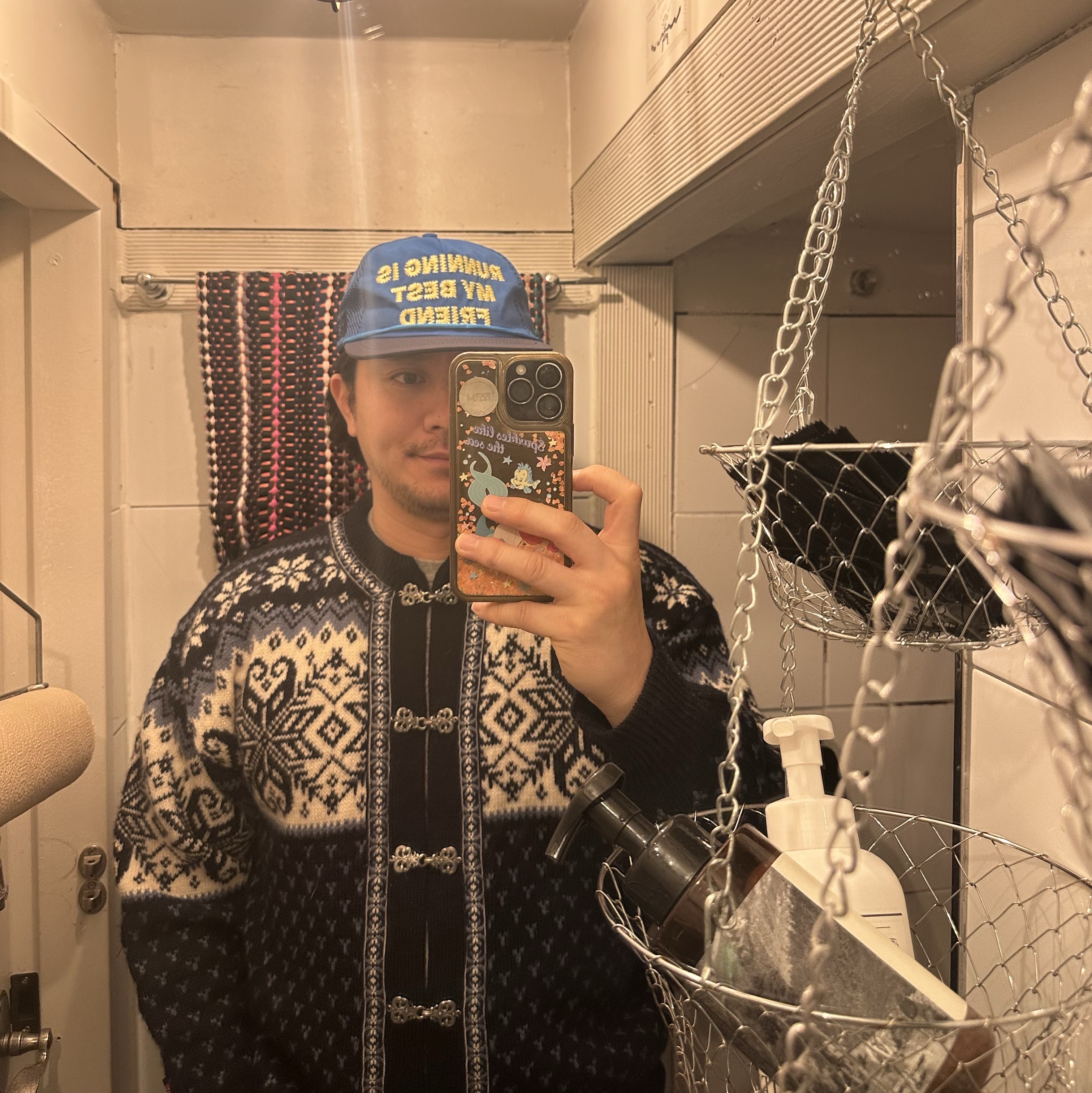 Alex Zono Running Is My Best Friend Trucker Blue 착용 스타일 - 2