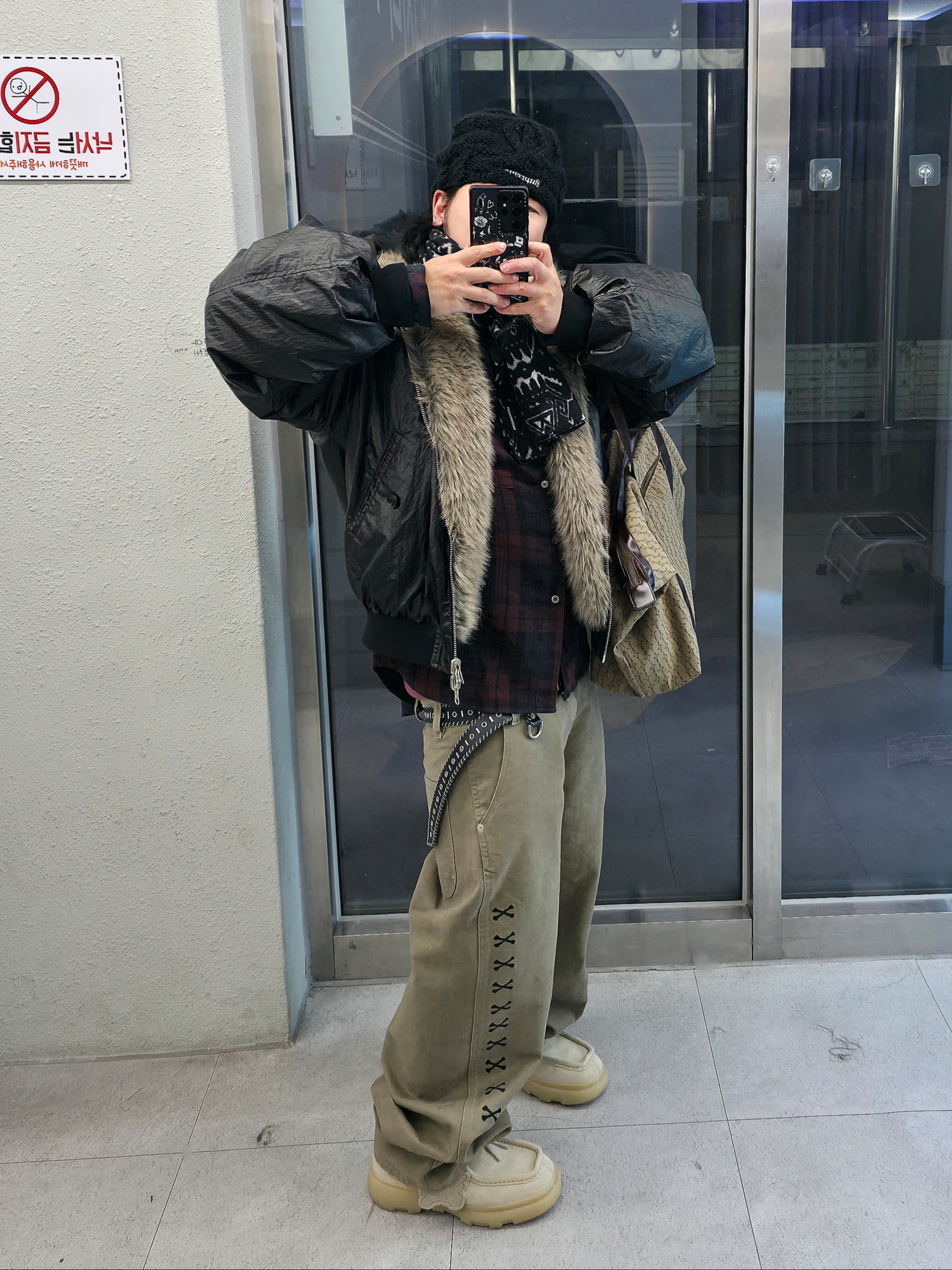 Aoiro The Death Of Chrome Work Pants Washed Olive, Burberry Suede Creeper Mid Shoes Clay 착용 스타일 - 3