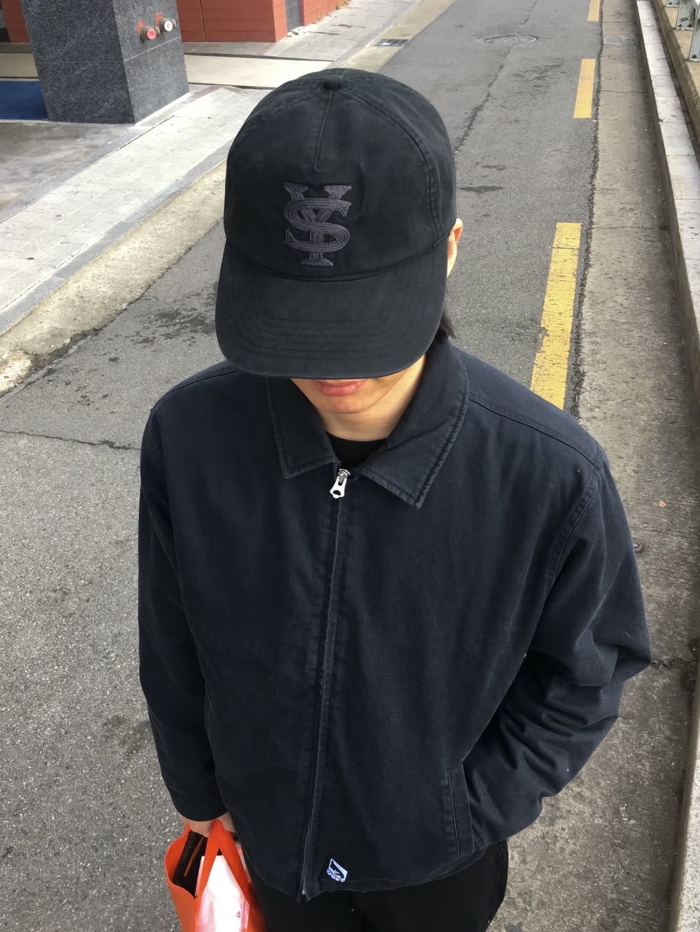 Sunday Ceremony Sy Logo 5 Panel Cotton Cap - Black 착용 스타일 - 1