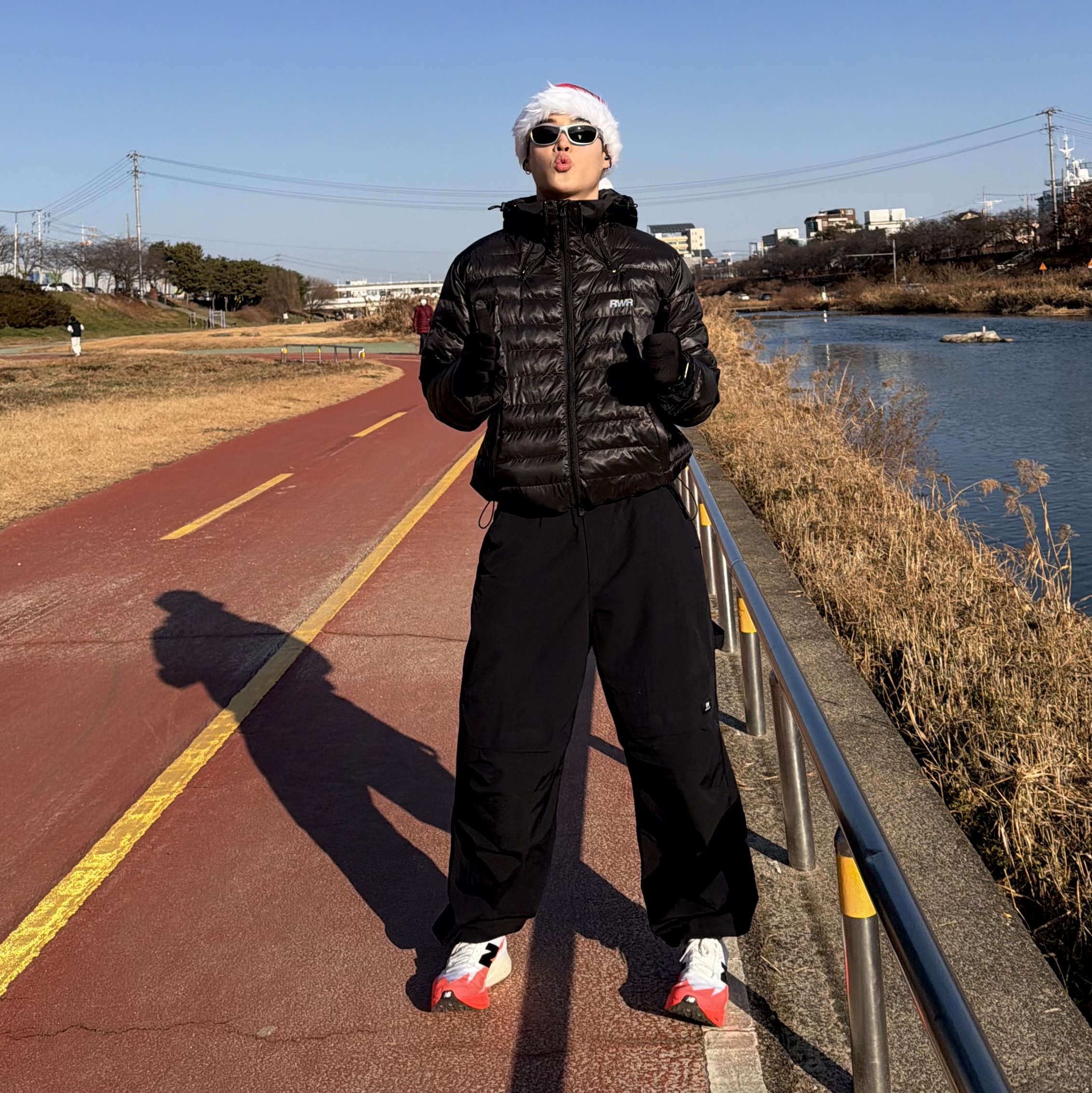 New Balance FuelCell SC Elite v5 Urgent Red White Black  - 2E Wide, [KREAM 단독] runwhither Lightweight Hoodie Padding Black 착용 스타일 - 2