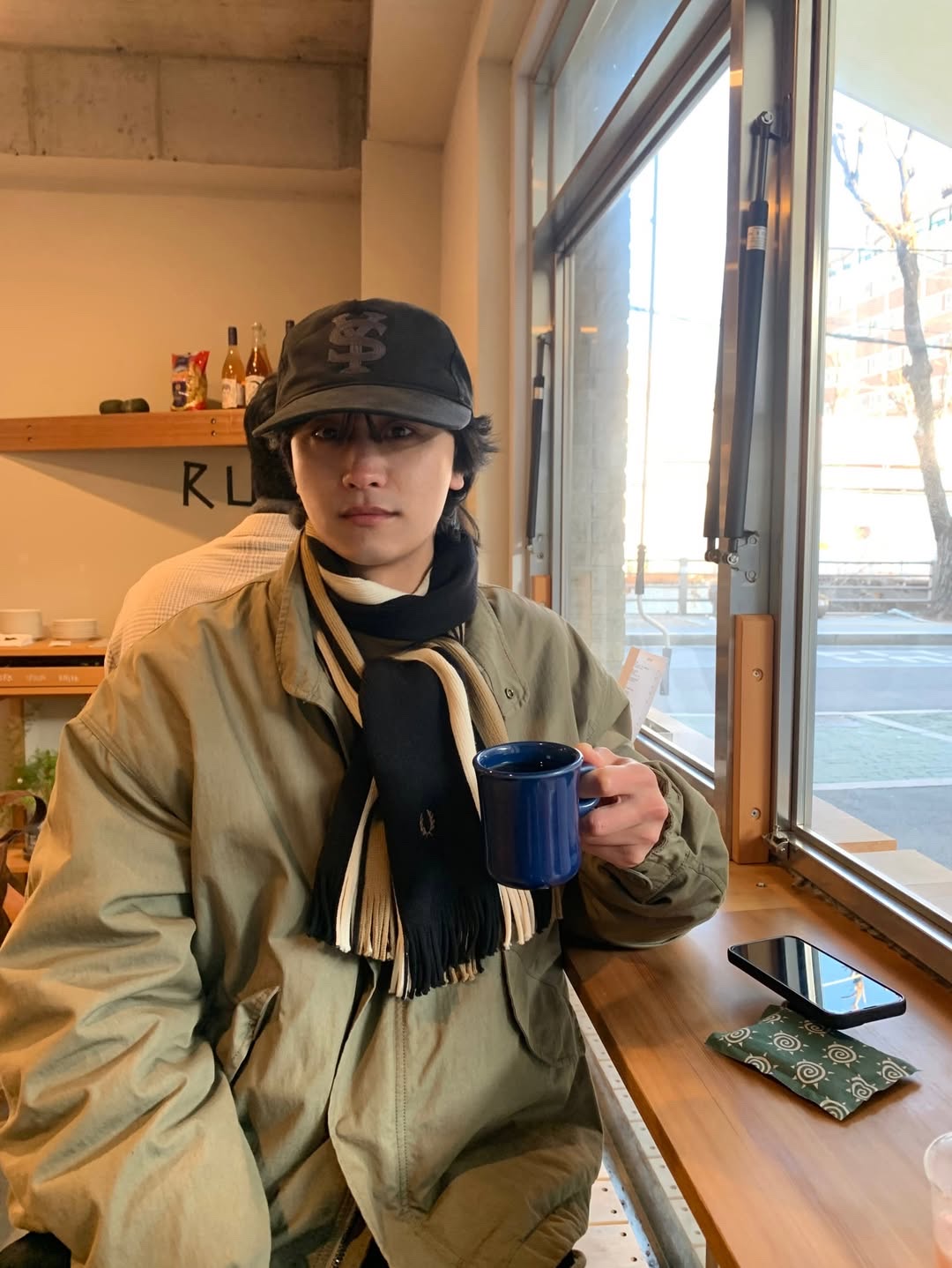 Sunday Ceremony Sy Logo 5 Panel Cotton Cap - Black 착용 스타일 - 1