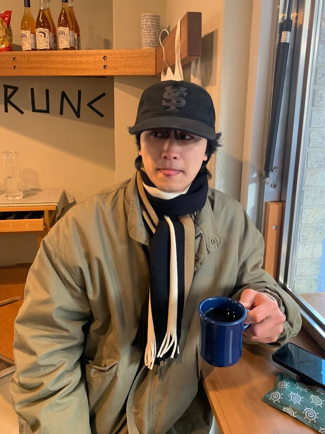 Sunday Ceremony Sy Logo 5 Panel Cotton Cap - Black 착용 스타일 - 2