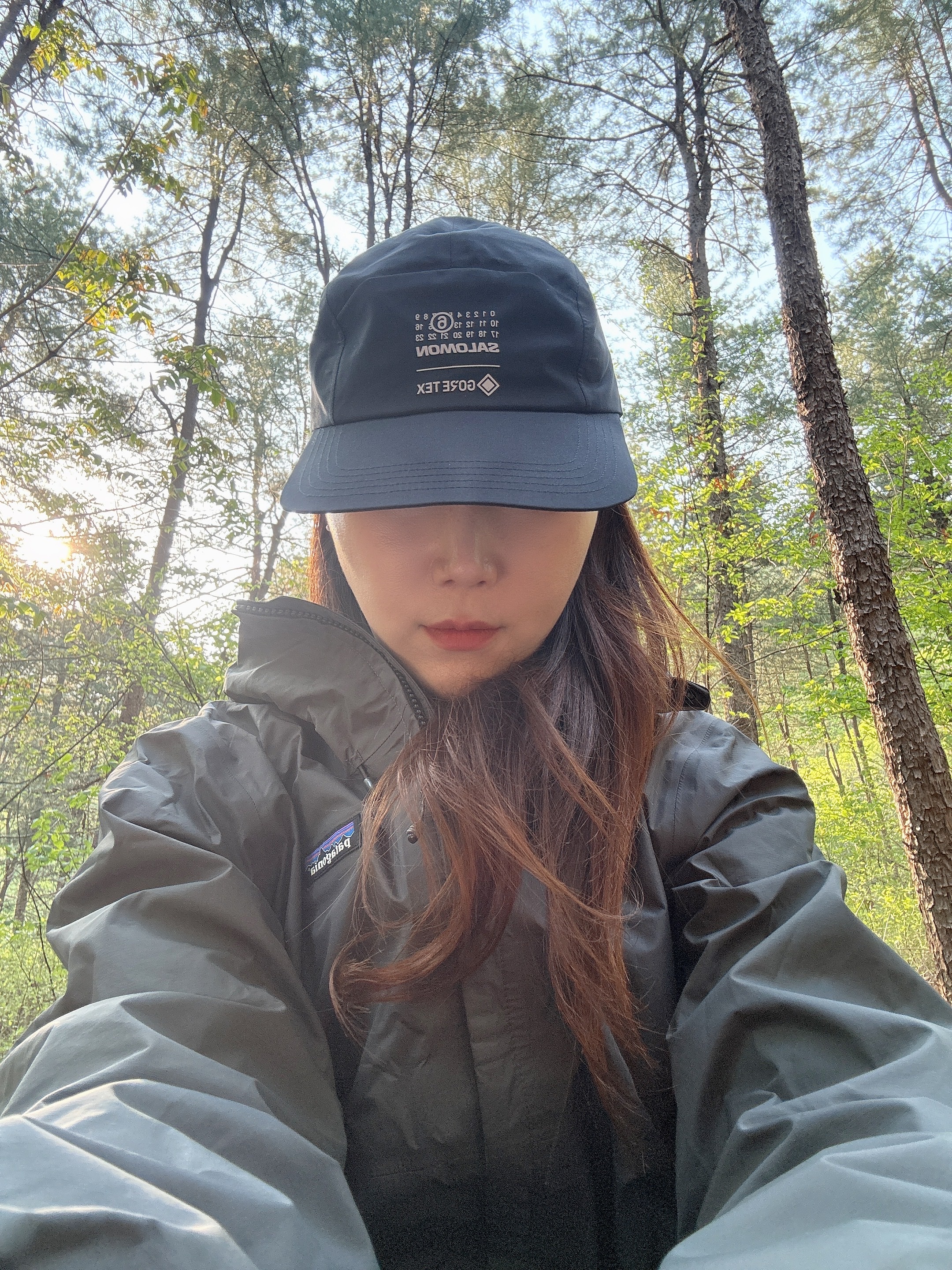 Salomon x MM6 Maison Margiela Cap Deep Black, Patagonia Torrentshell 3L Jacket Forge Grey 착용 스타일 - 2