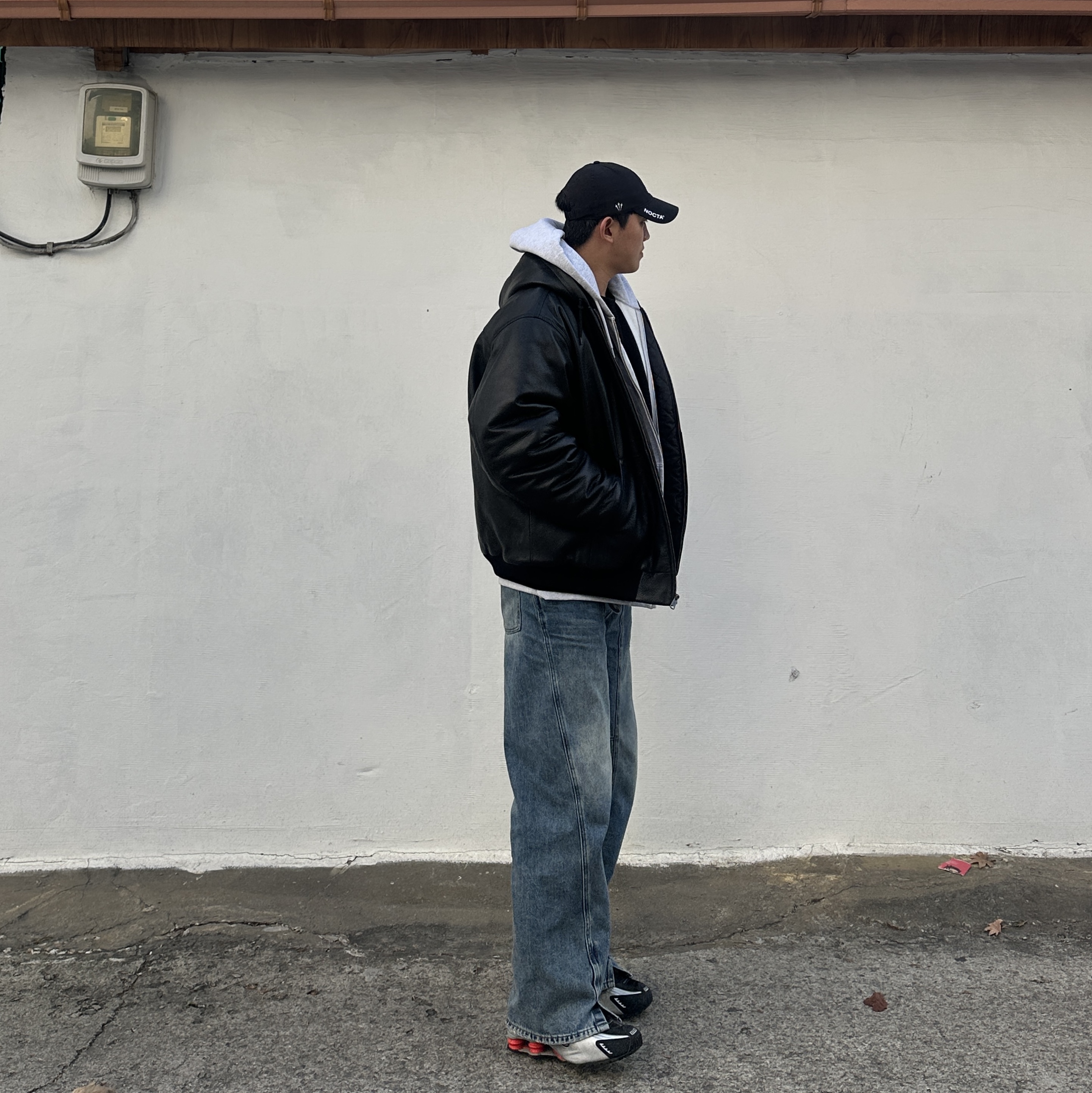 Supreme x Dickies Hooded Leather Work Jacket Black - 24FW, Nike Shox R4 Black and Metallic Silver 착용 스타일 - 4