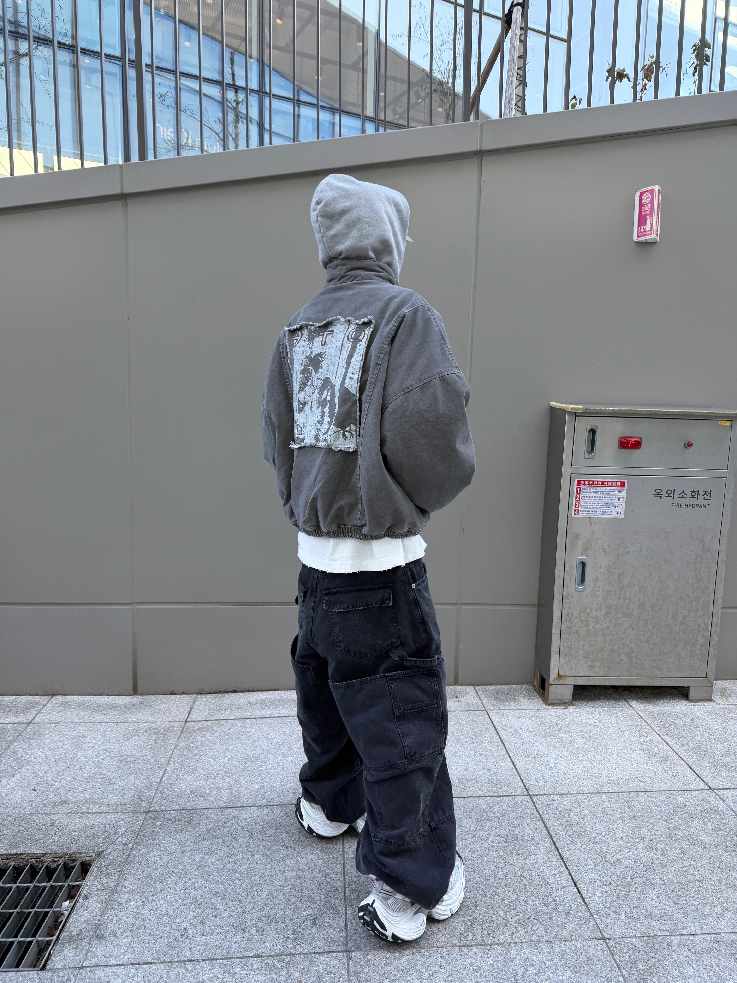 [예약 배송] qualisartifexpereo Hooligan Bomber, Nonnod Double knee cover pants Vintage black 착용 스타일 - 5