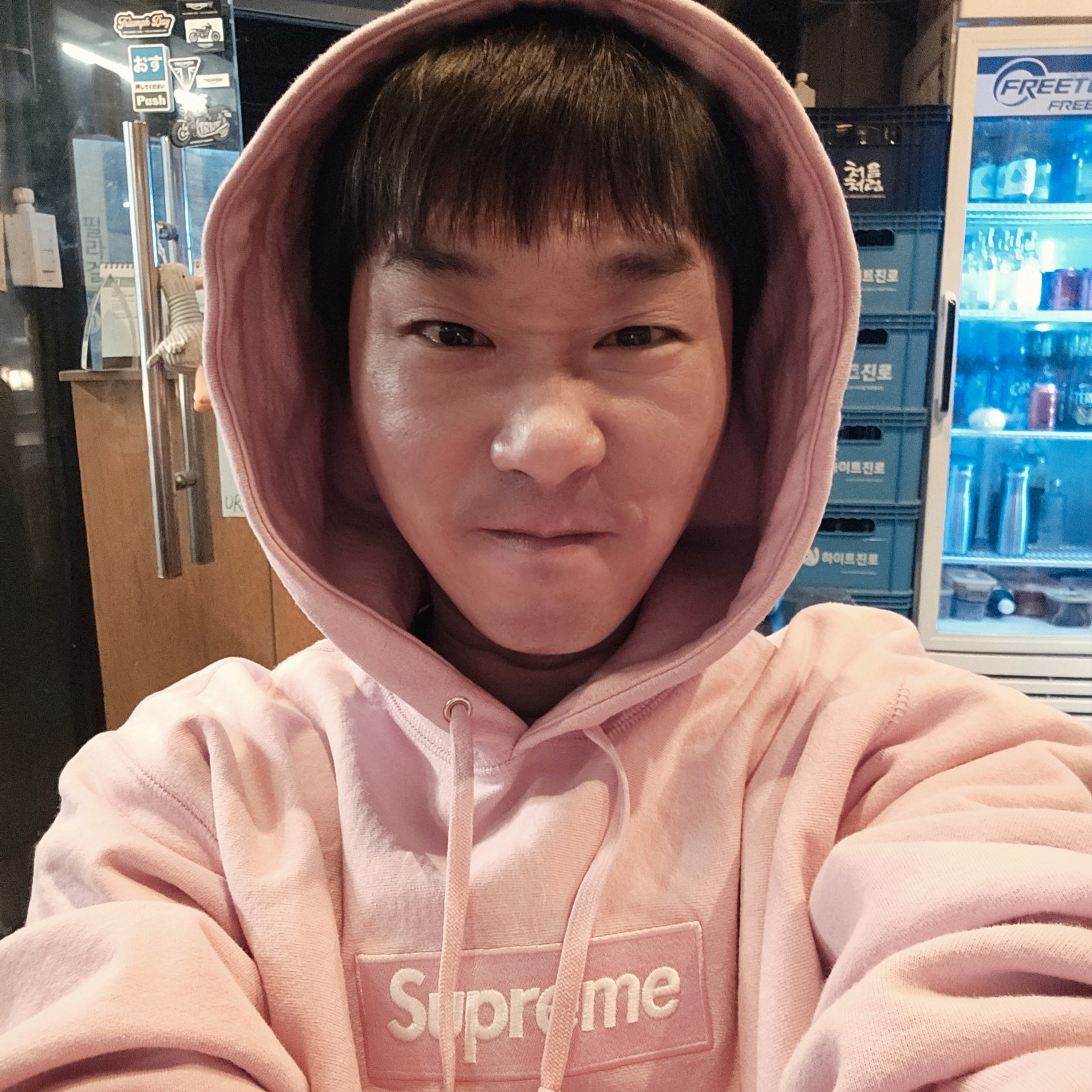 Supreme Box Logo Hooded Sweatshirt Dusty Pink - 24FW, Jordan 1 x Travis Scott x Fragment Retro High OG SP Military Blue 착용 스타일 - 1