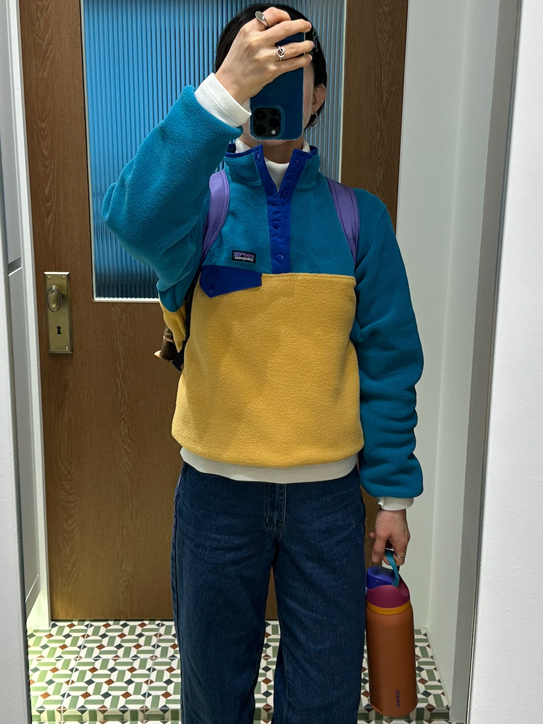 The North Face White Label Wave RDS Down Jacket Khaki, UGG Classic Mini Boots Chestnut 착용 스타일 - 3