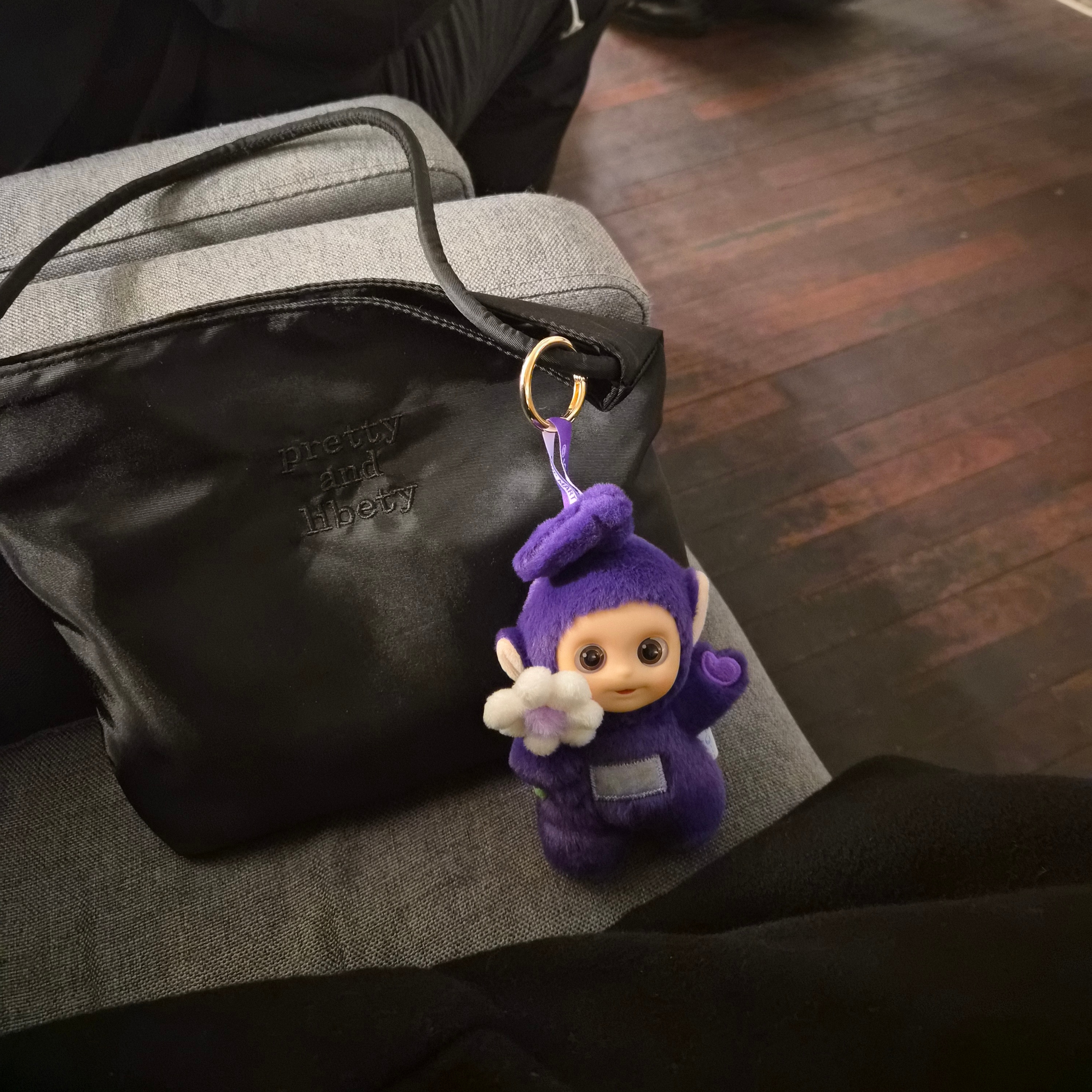 Pop Mart Teletubbies Say Hello Series Figures Sealed Case Tinky Winky's Chill Flower (Opened Case) 착용 스타일