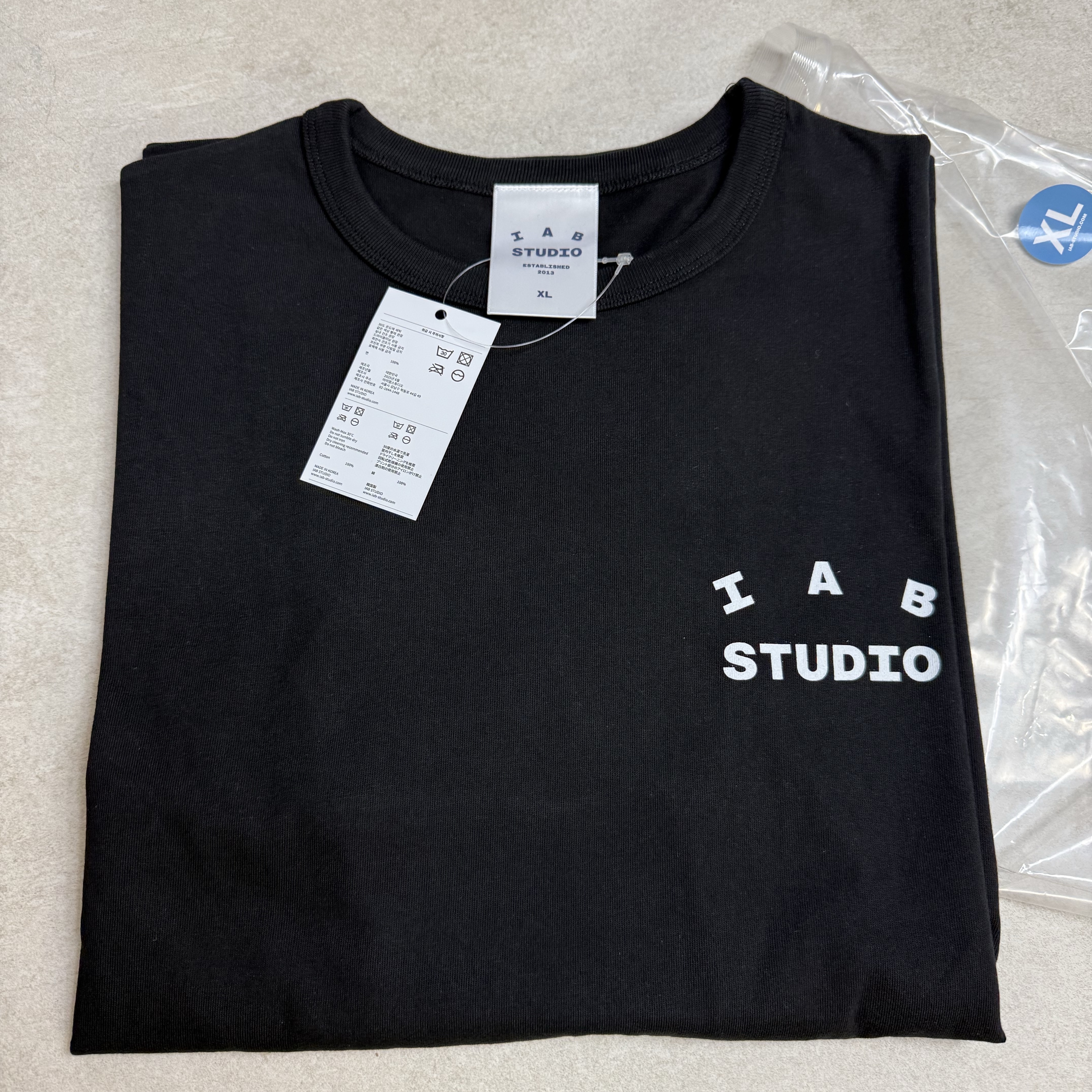 IAB Studio IAB Light Long Sleeve Black 착용 스타일 - 2